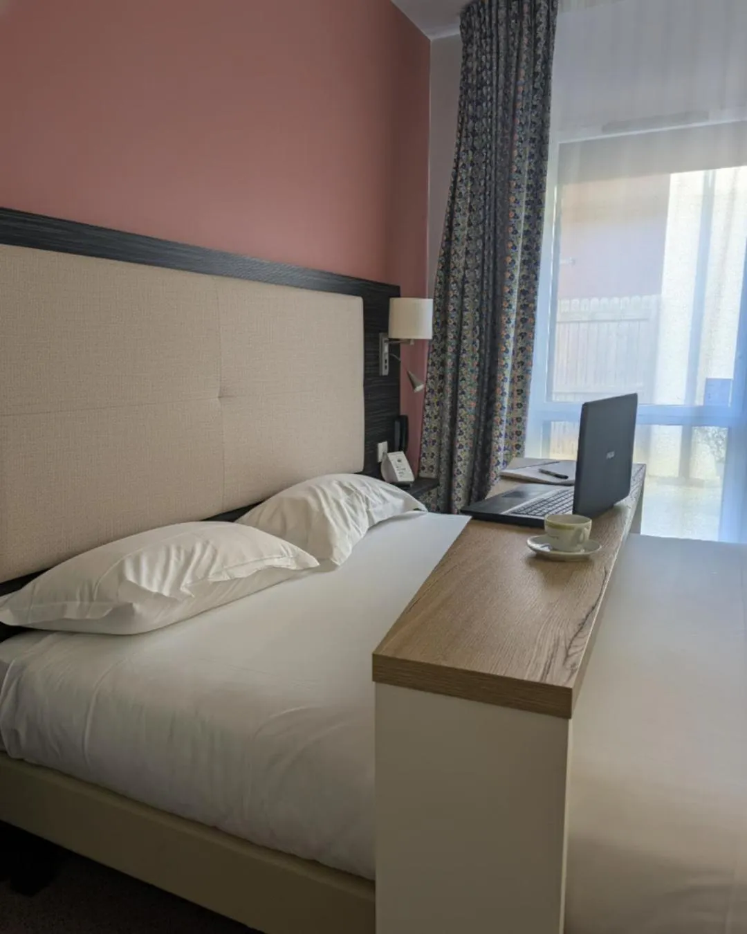 Bedroom, Bed in The Originals City, Hôtel La Verriaire, Cholet Sud