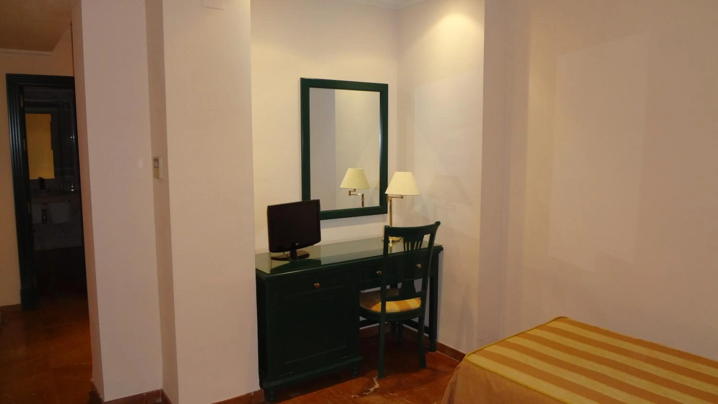 TV and multimedia, Bed in Hotel El Volao