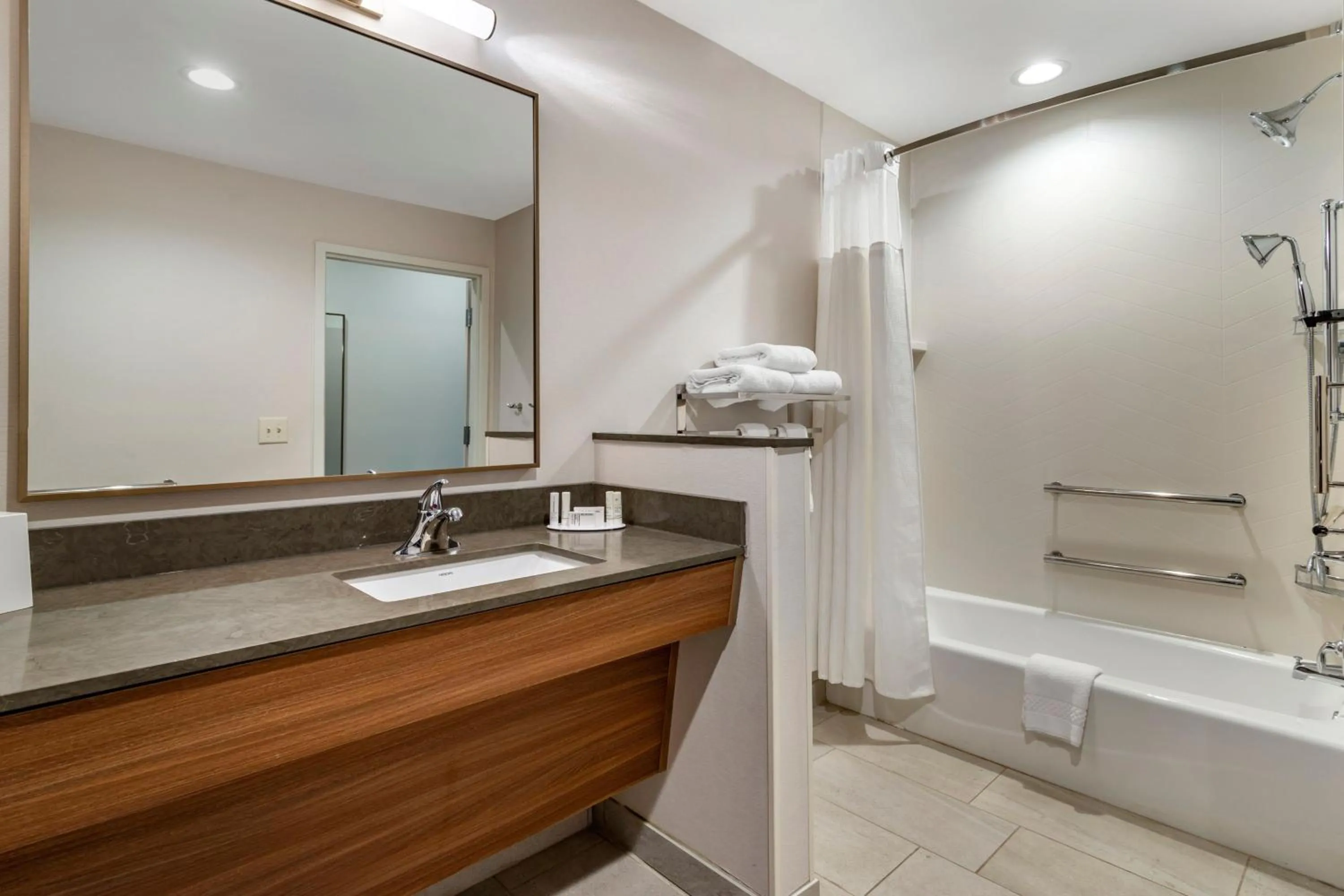 Bathroom in Fairfield Inn & Suites by Marriott Helen