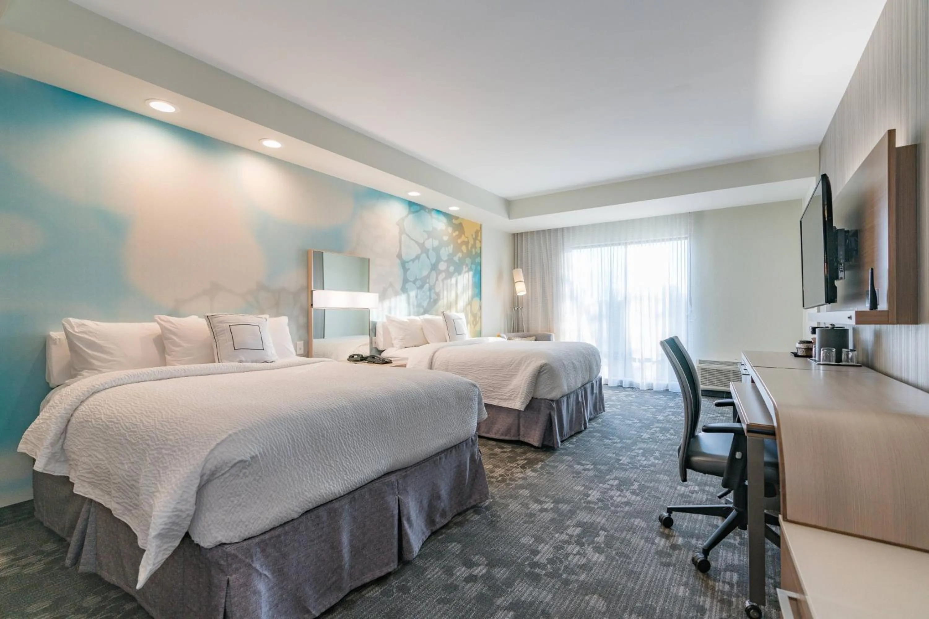 Photo of the whole room, Bed in Courtyard by Marriott West Springfield