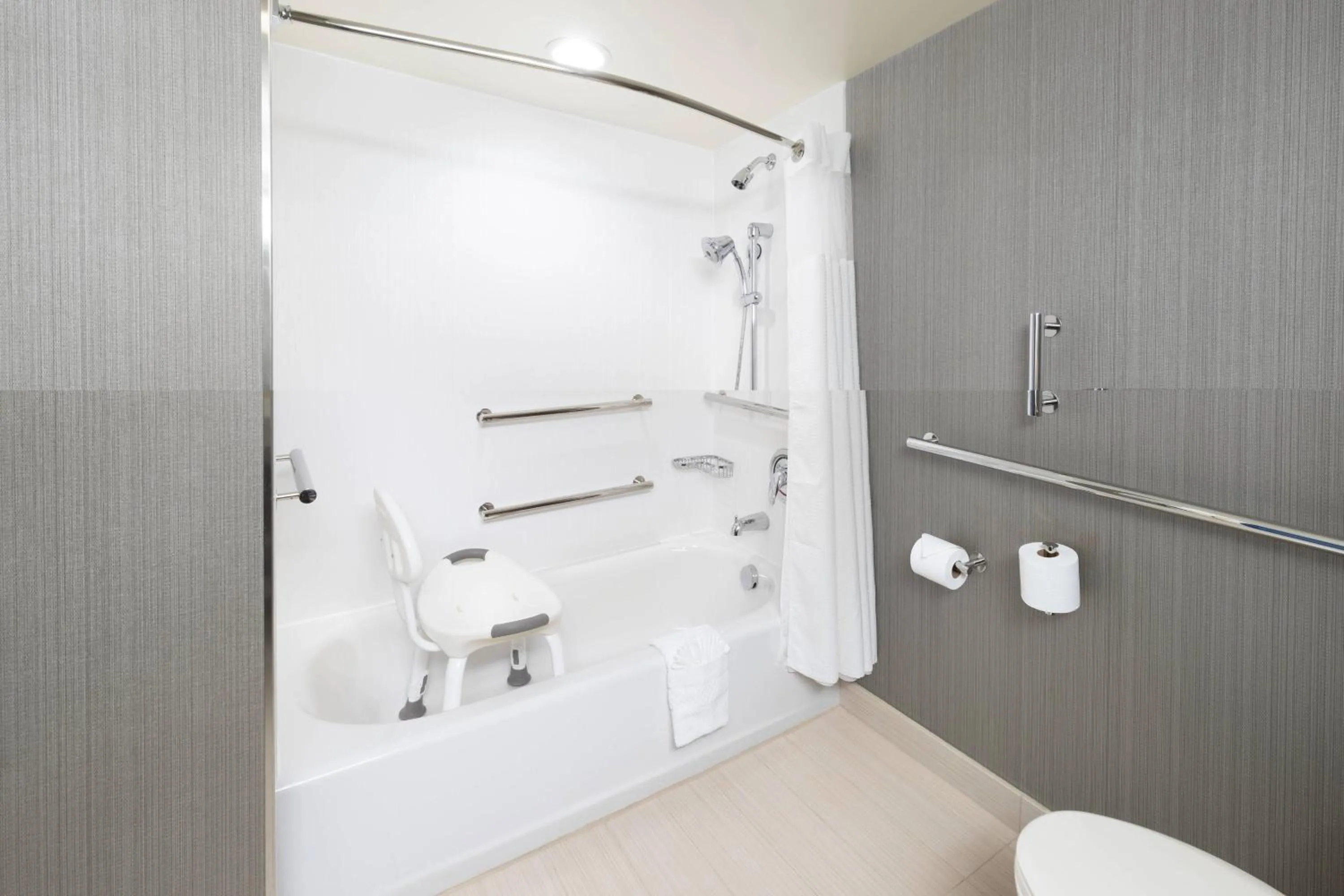 Bathroom in Courtyard by Marriott Bowie