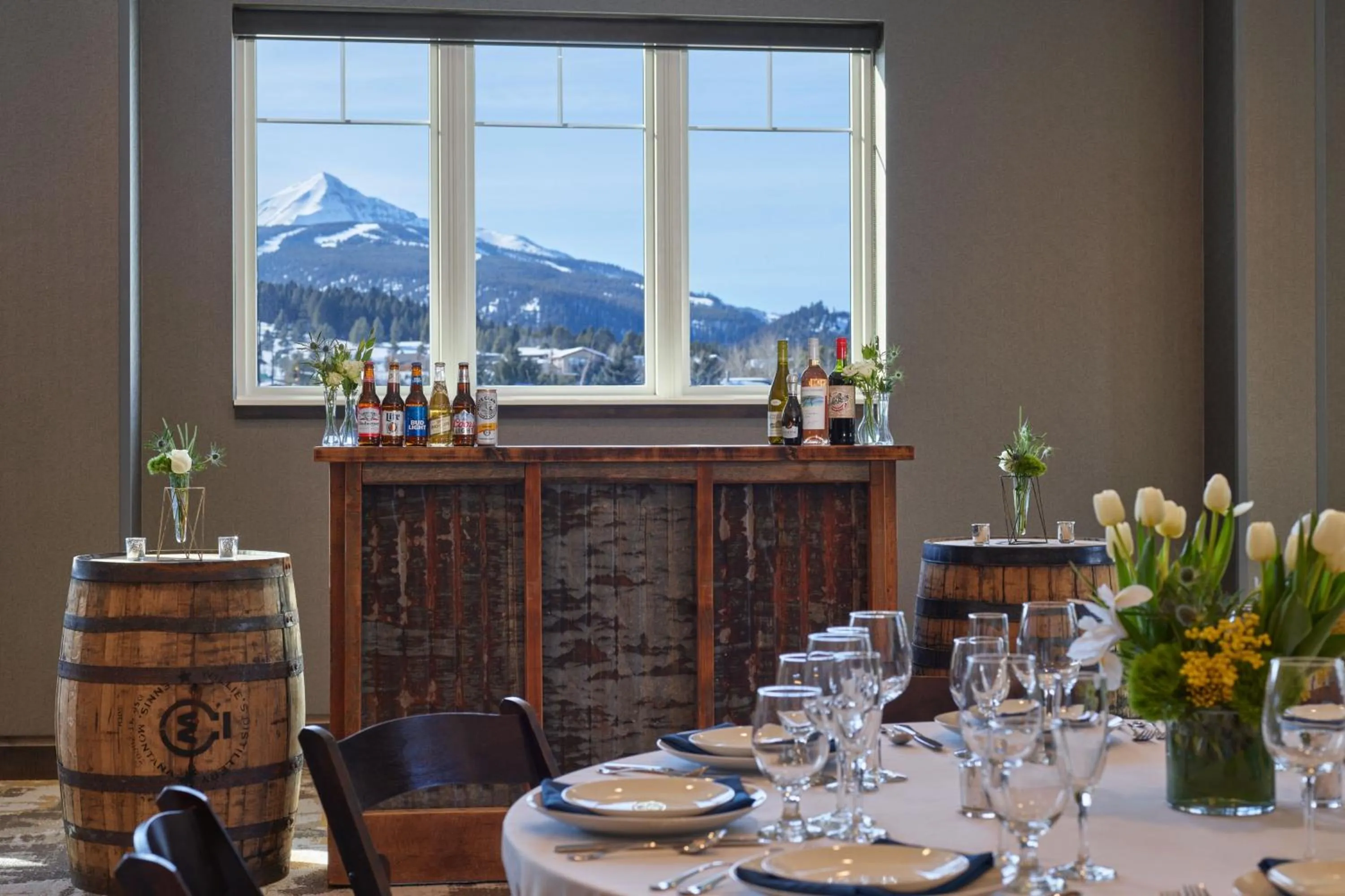 Lounge or bar in Residence Inn by Marriott Big Sky/The Wilson Hotel