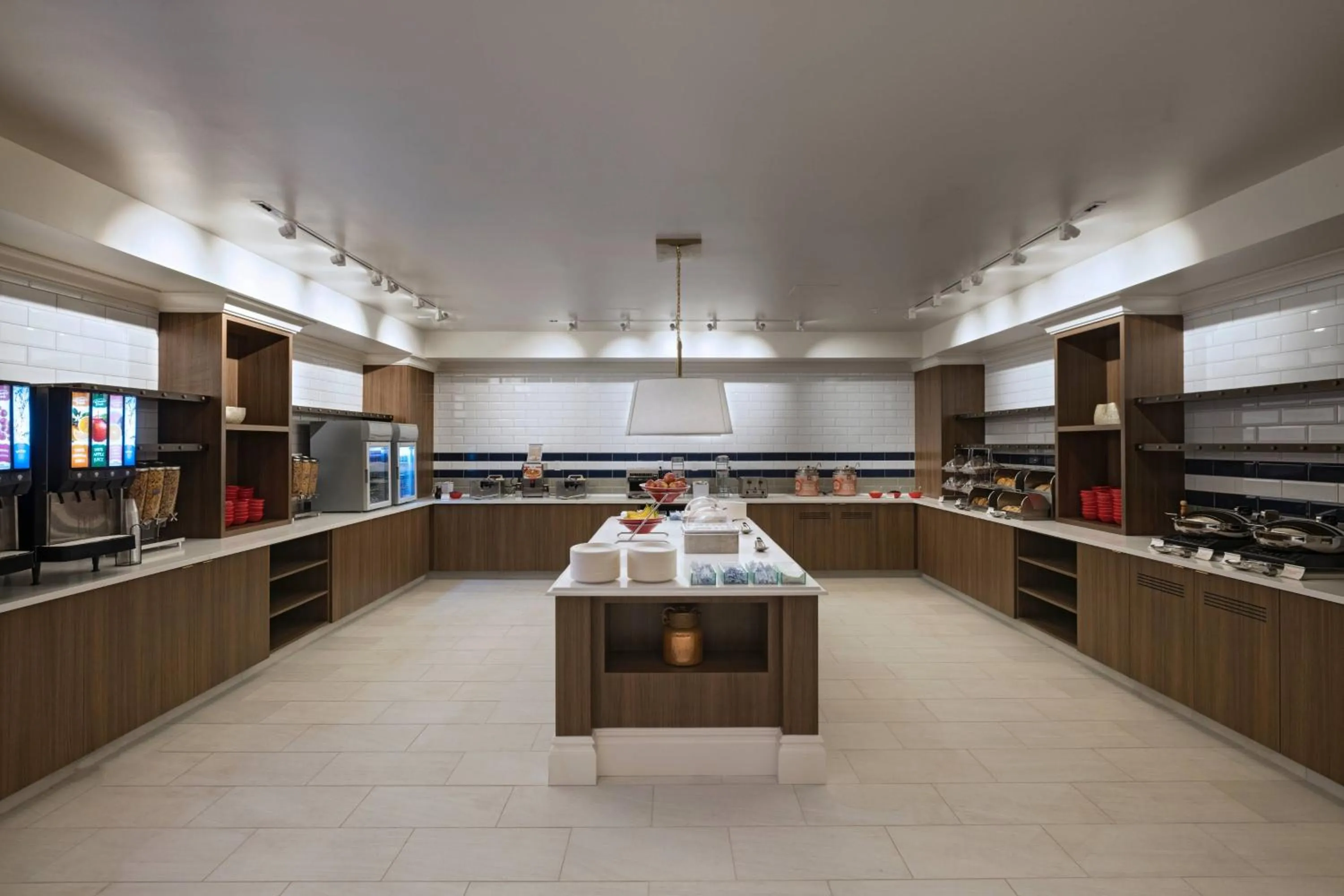 Breakfast in TownePlace Suites by Marriott San Diego Airport/Liberty Station