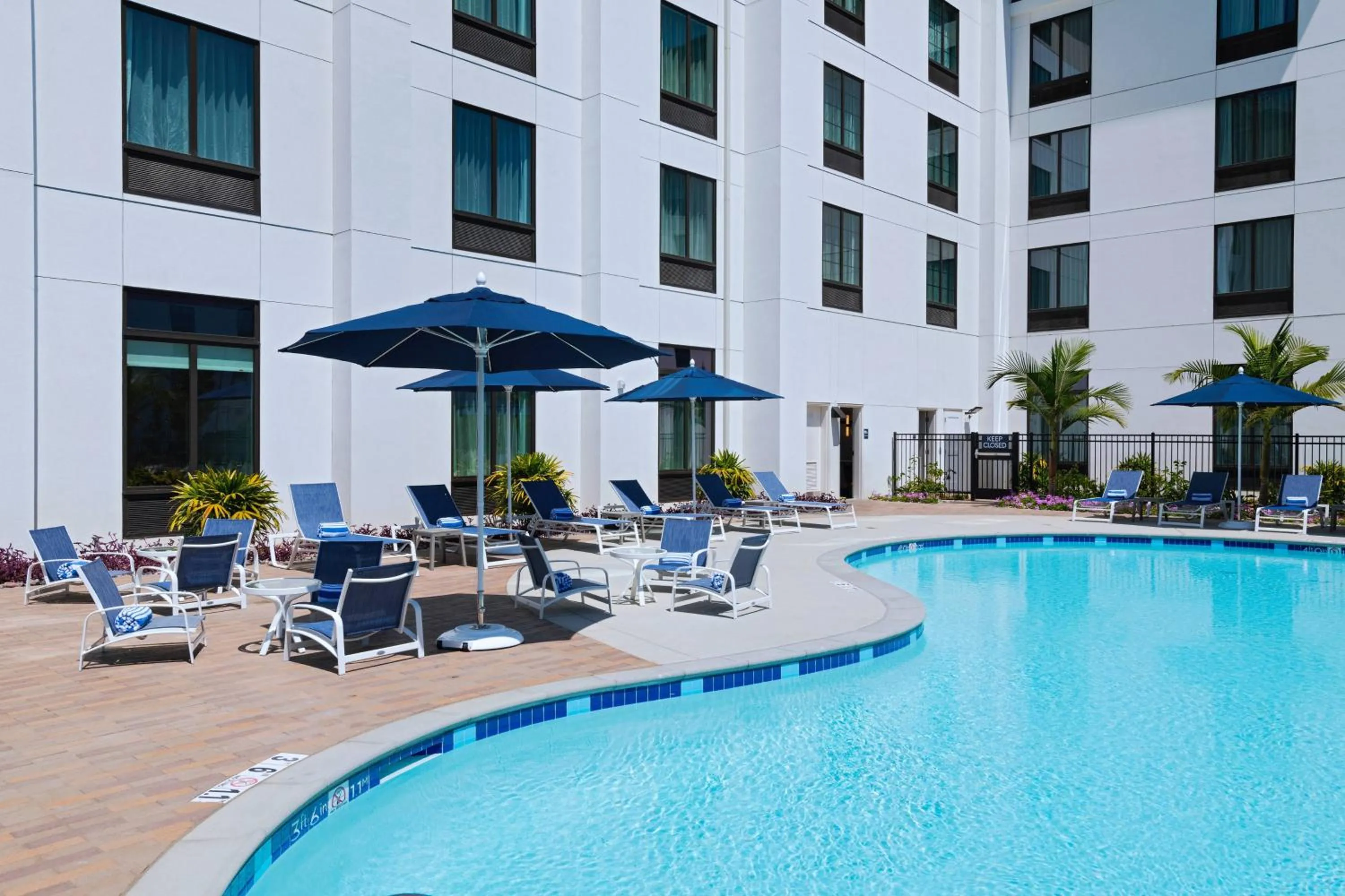 Swimming pool in TownePlace Suites by Marriott San Diego Airport/Liberty Station