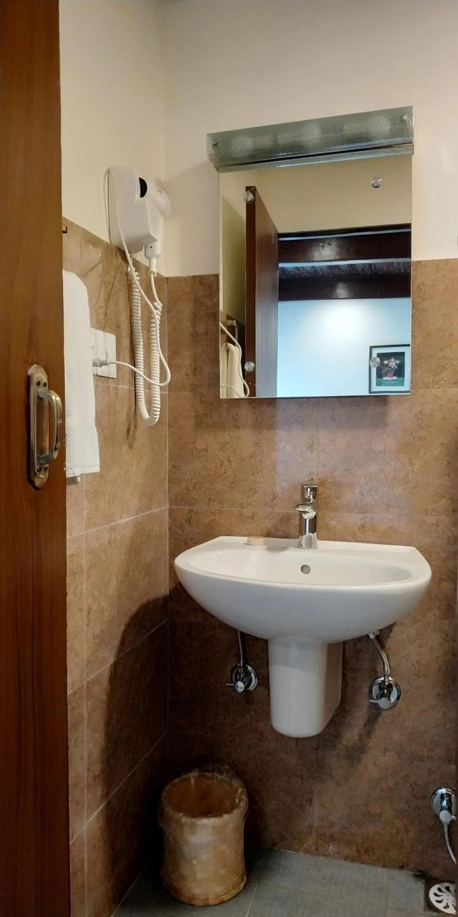 Bathroom in Heranya La:Ku