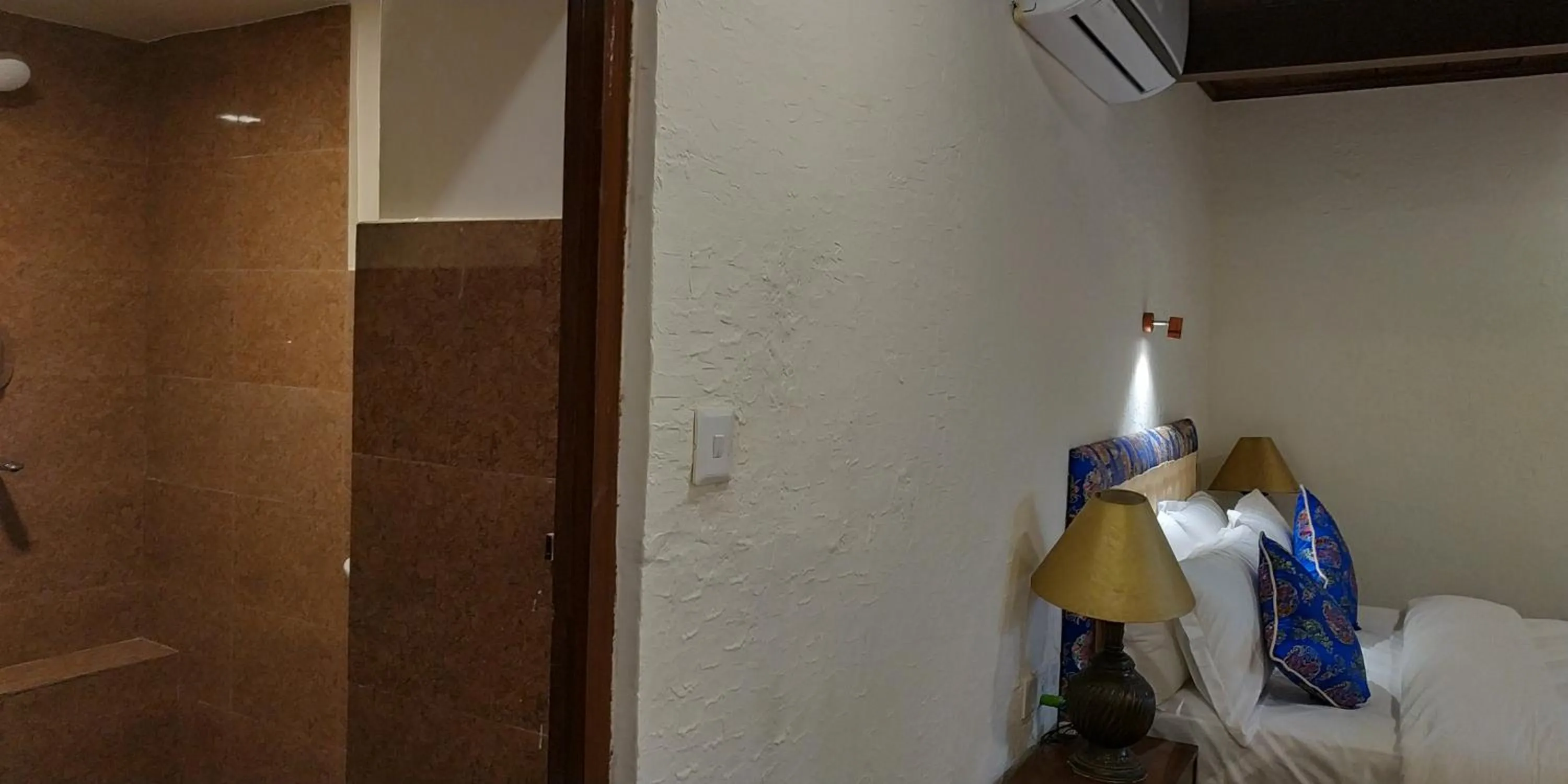 Bed in Heranya La:Ku