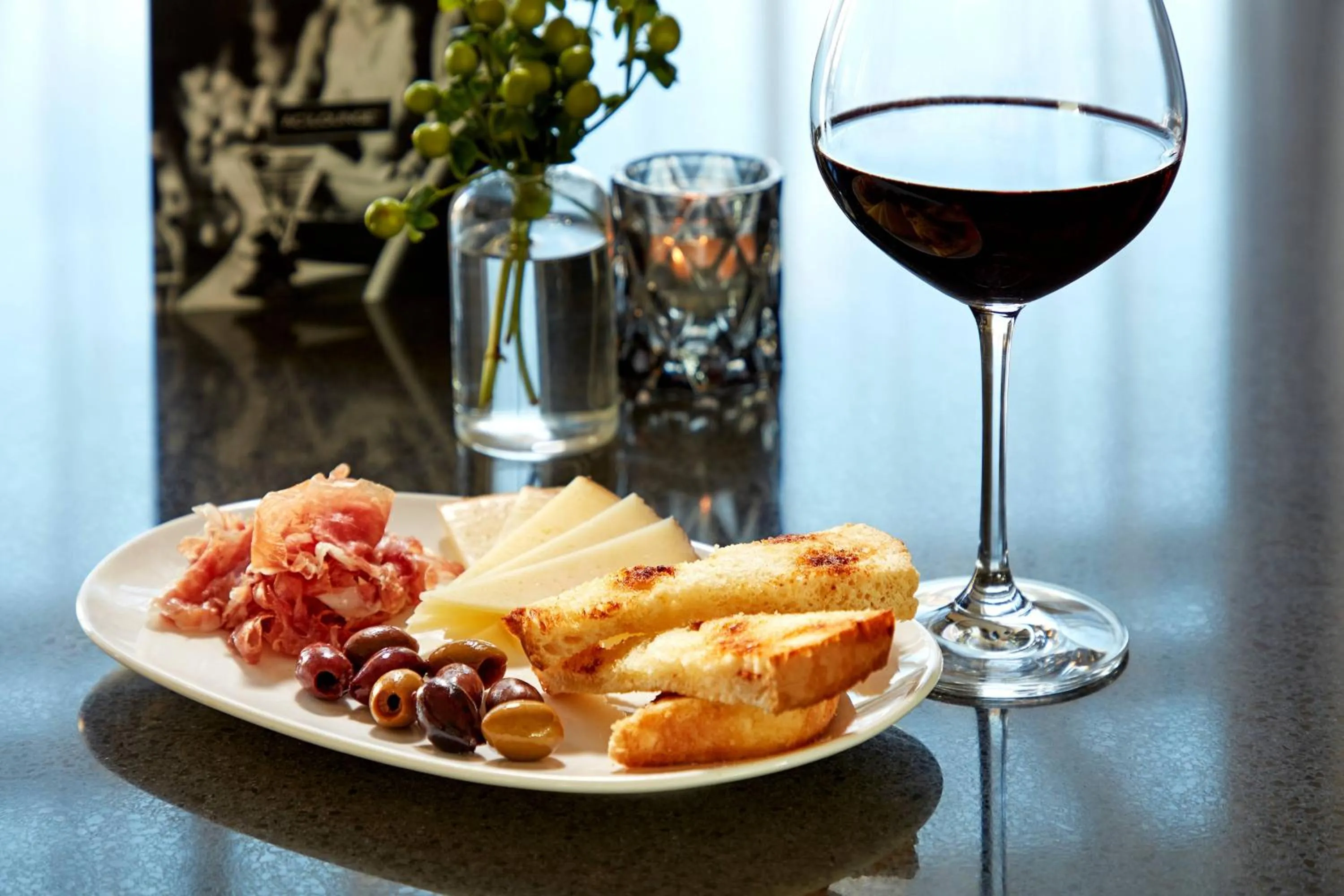 Lounge or bar in AC Hotel by Marriott San Jose Santa Clara