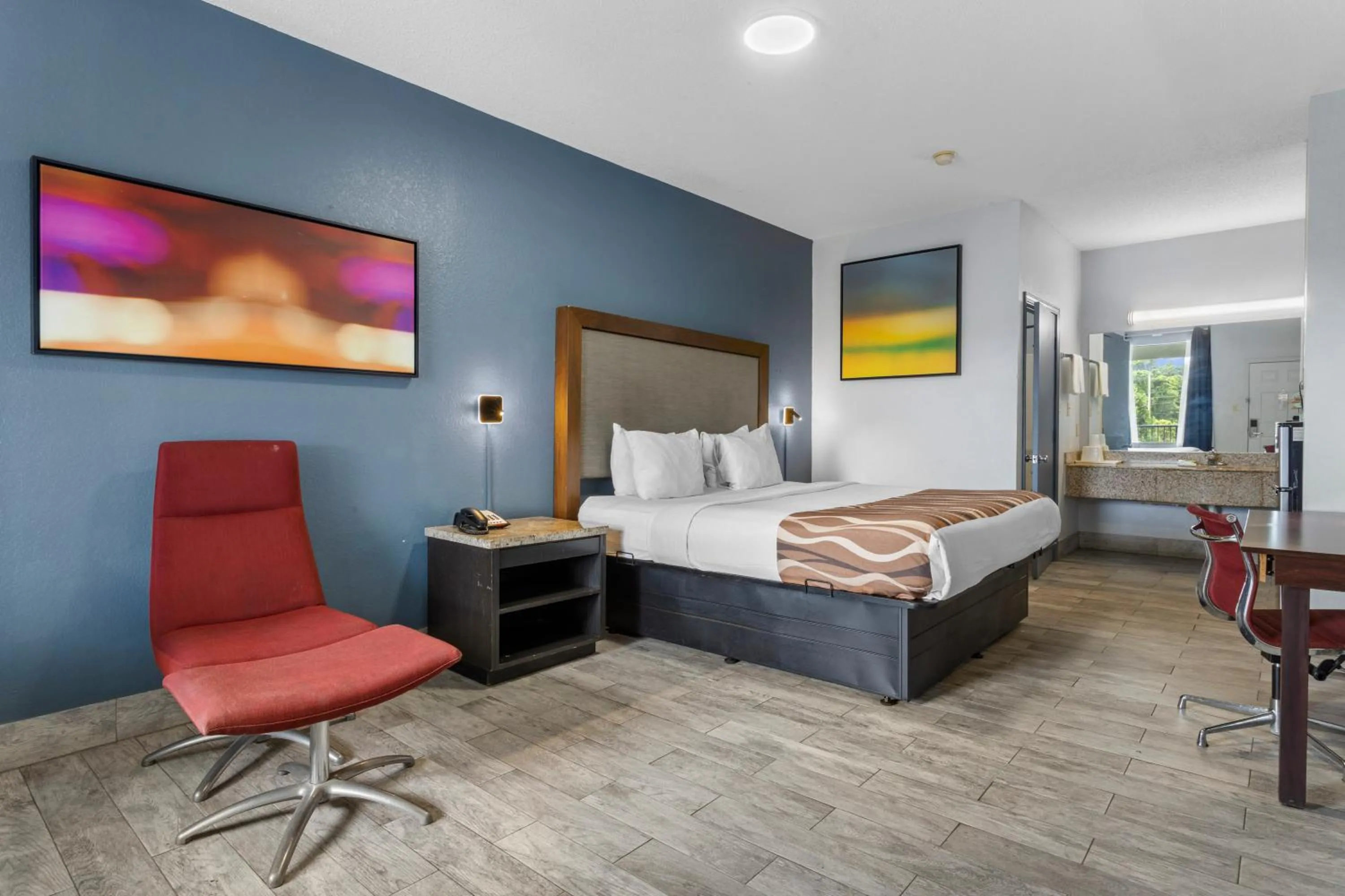 Bed in MAGNOLIA INN of BILOXI,OCEAN SPRINGS,PASCAGOULA & GAUTIER