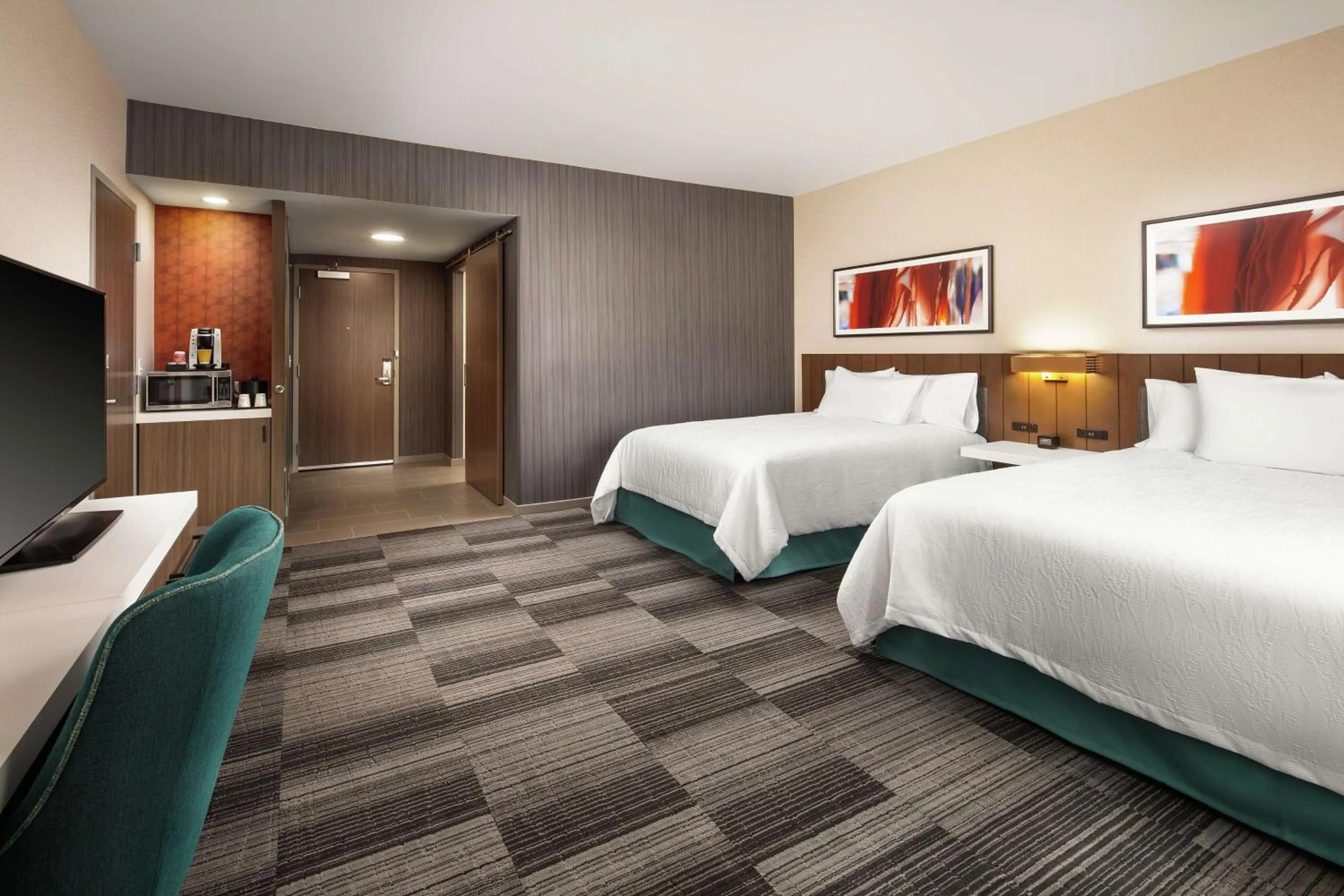 Bedroom, Bed in Hilton Garden Inn Sacramento Airport Natomas