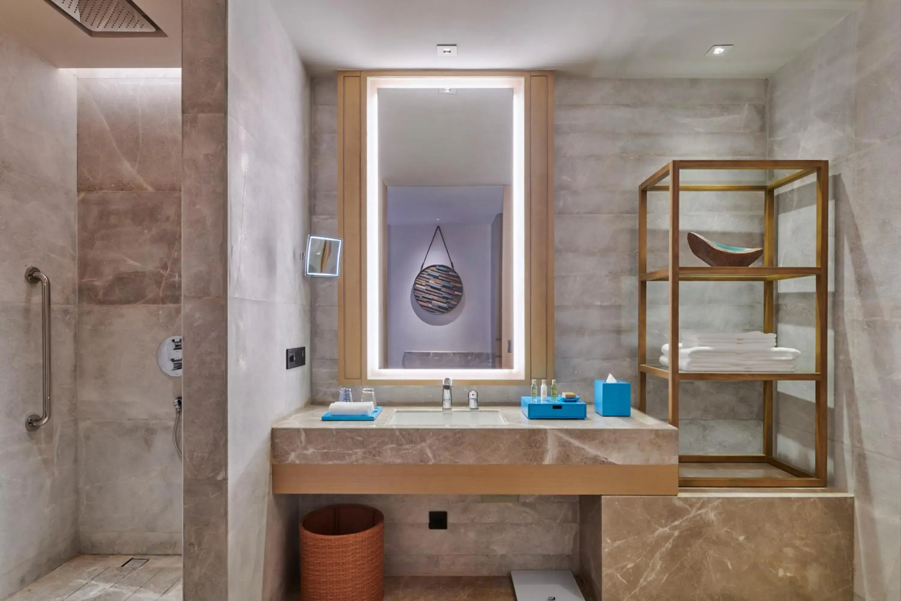 King Room - Mobility Accessible in DoubleTree by Hilton Shanwei King Room - Mobility Accessible in DoubleTree by Hilton Shanwei