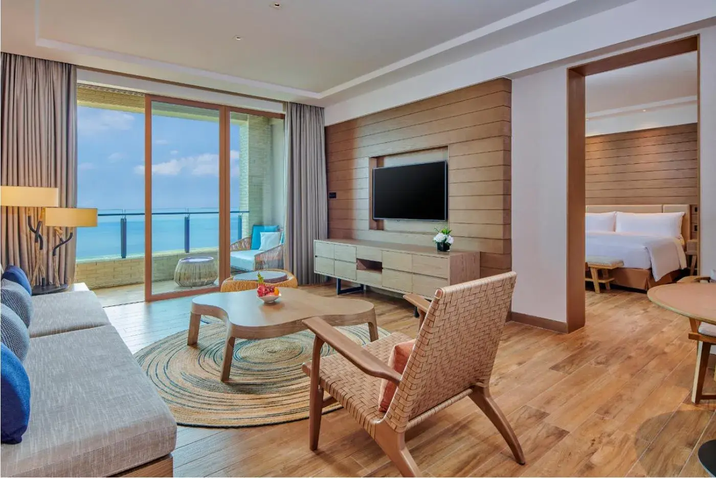 Deluxe Suite with Sea View in DoubleTree by Hilton Shanwei Deluxe Suite with Sea View in DoubleTree by Hilton Shanwei