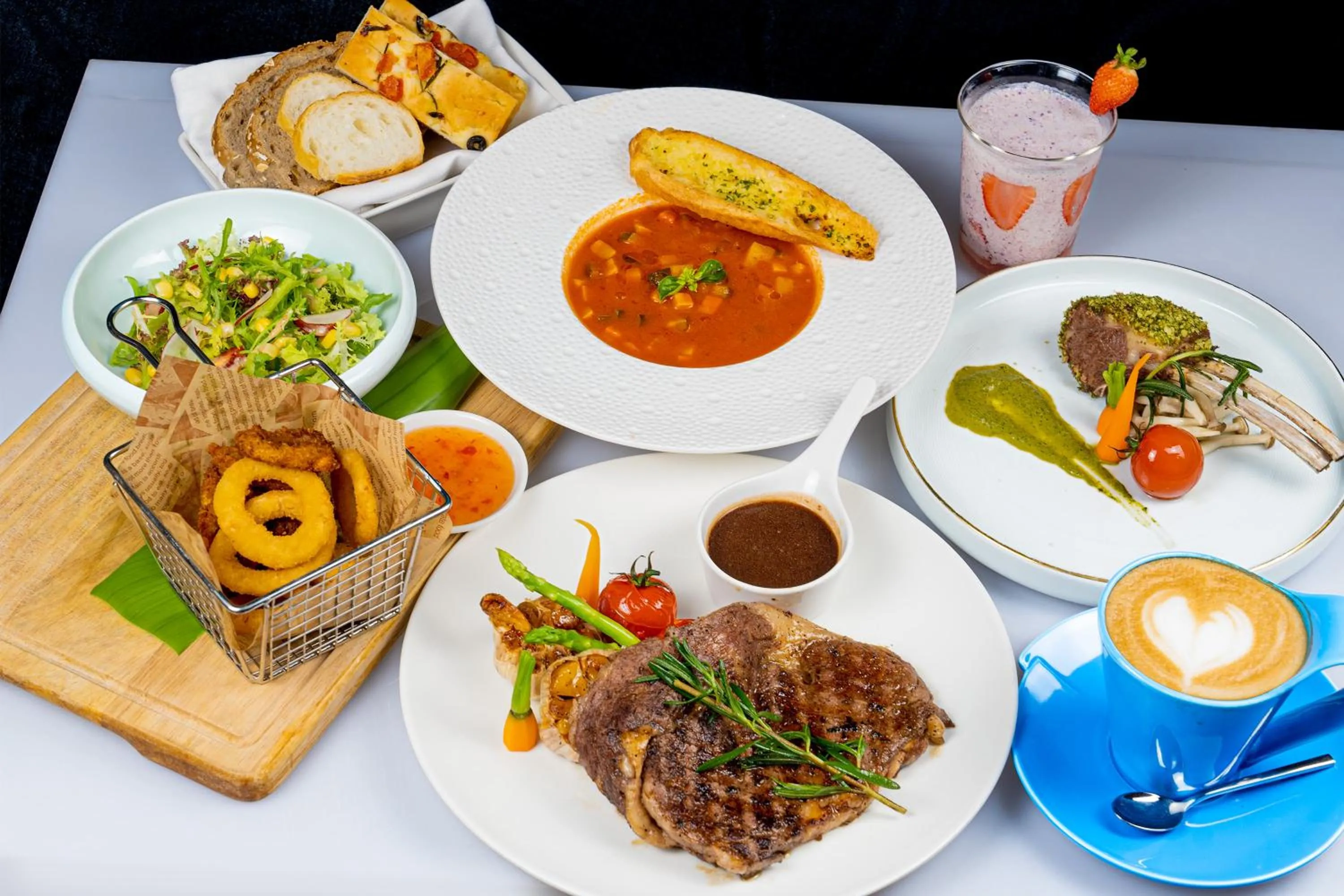 Food and drinks in DoubleTree by Hilton Shanwei