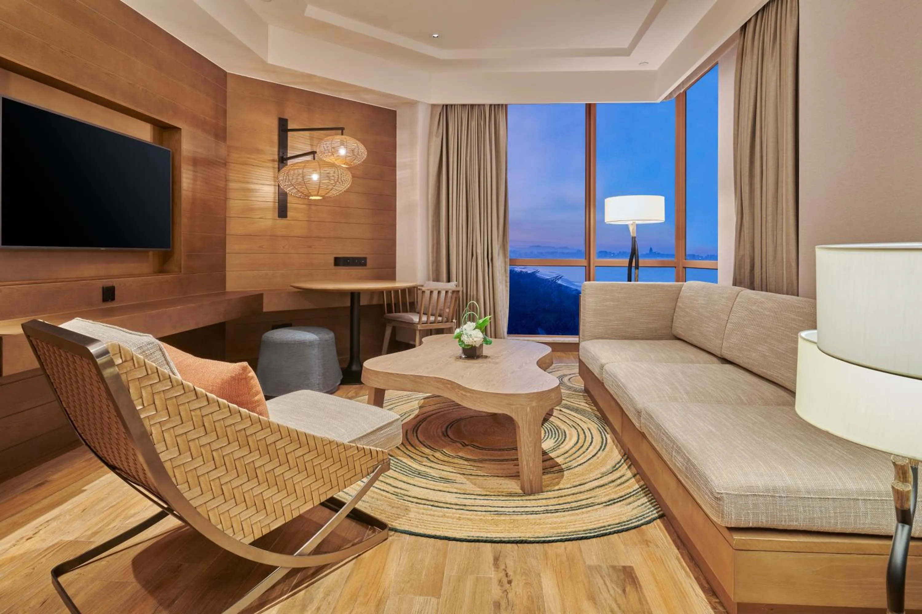 Living room in DoubleTree by Hilton Shanwei