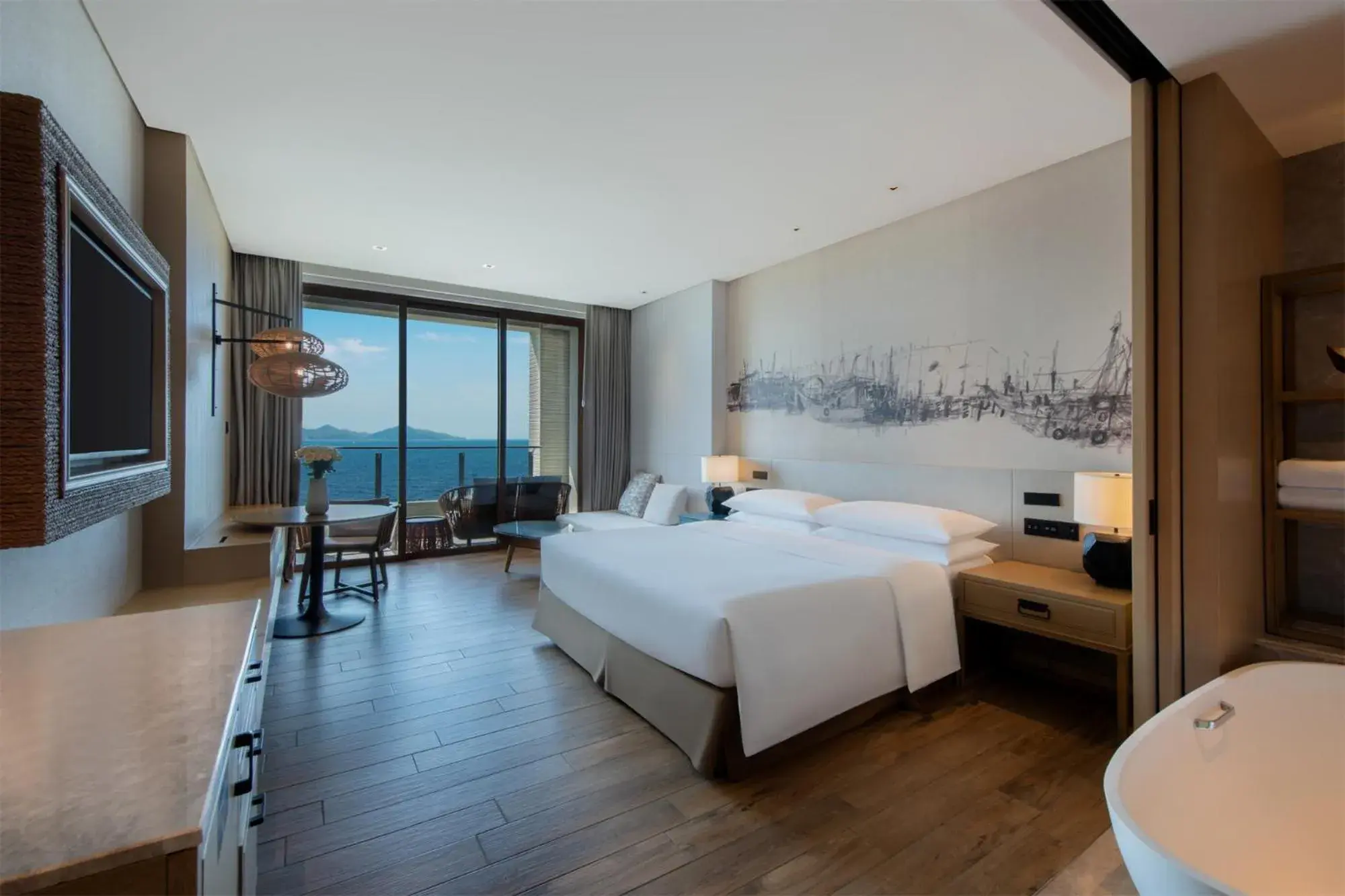 Premium King Room with Sea View in DoubleTree by Hilton Shanwei Premium King Room with Sea View in DoubleTree by Hilton Shanwei