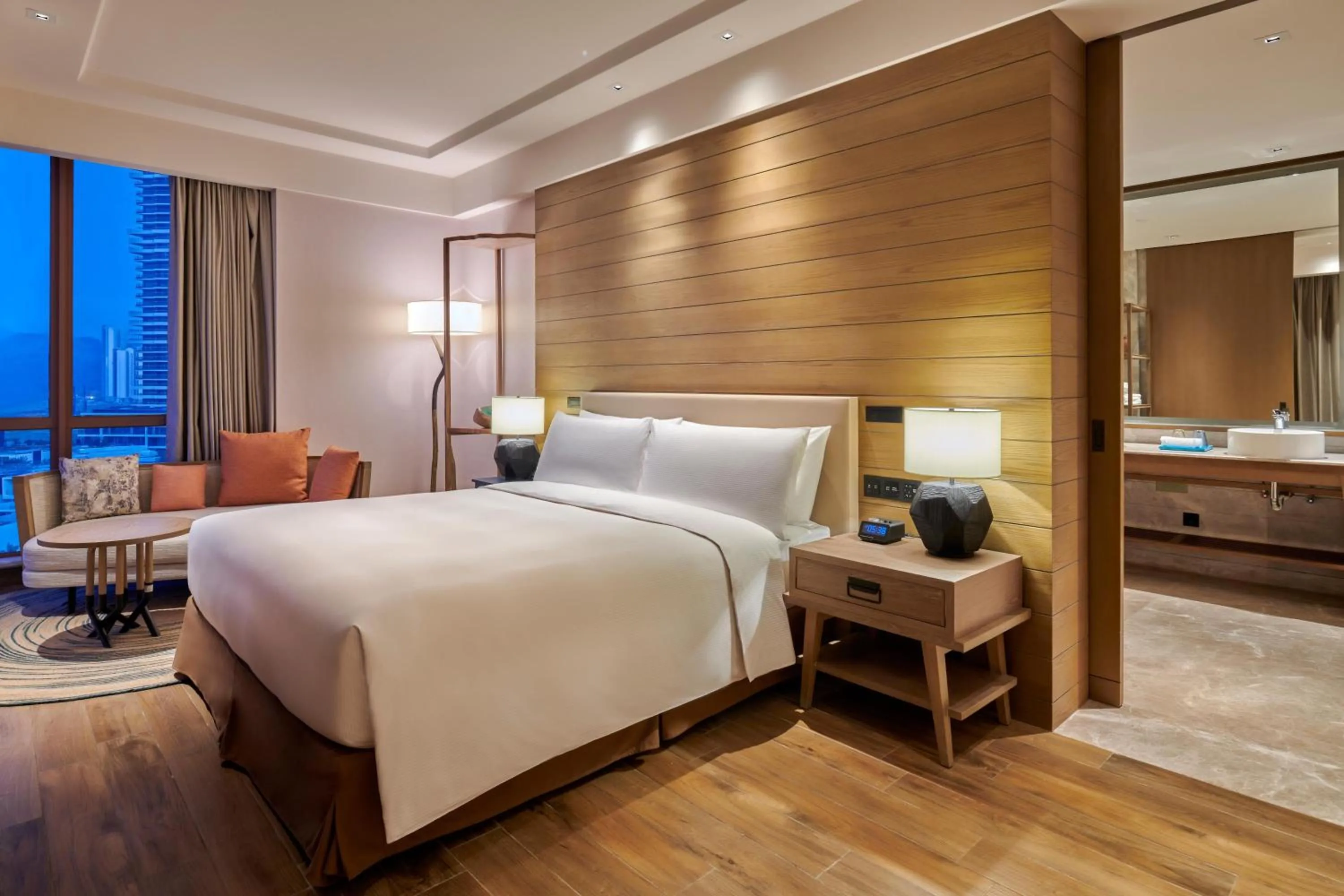 Bed in DoubleTree by Hilton Shanwei