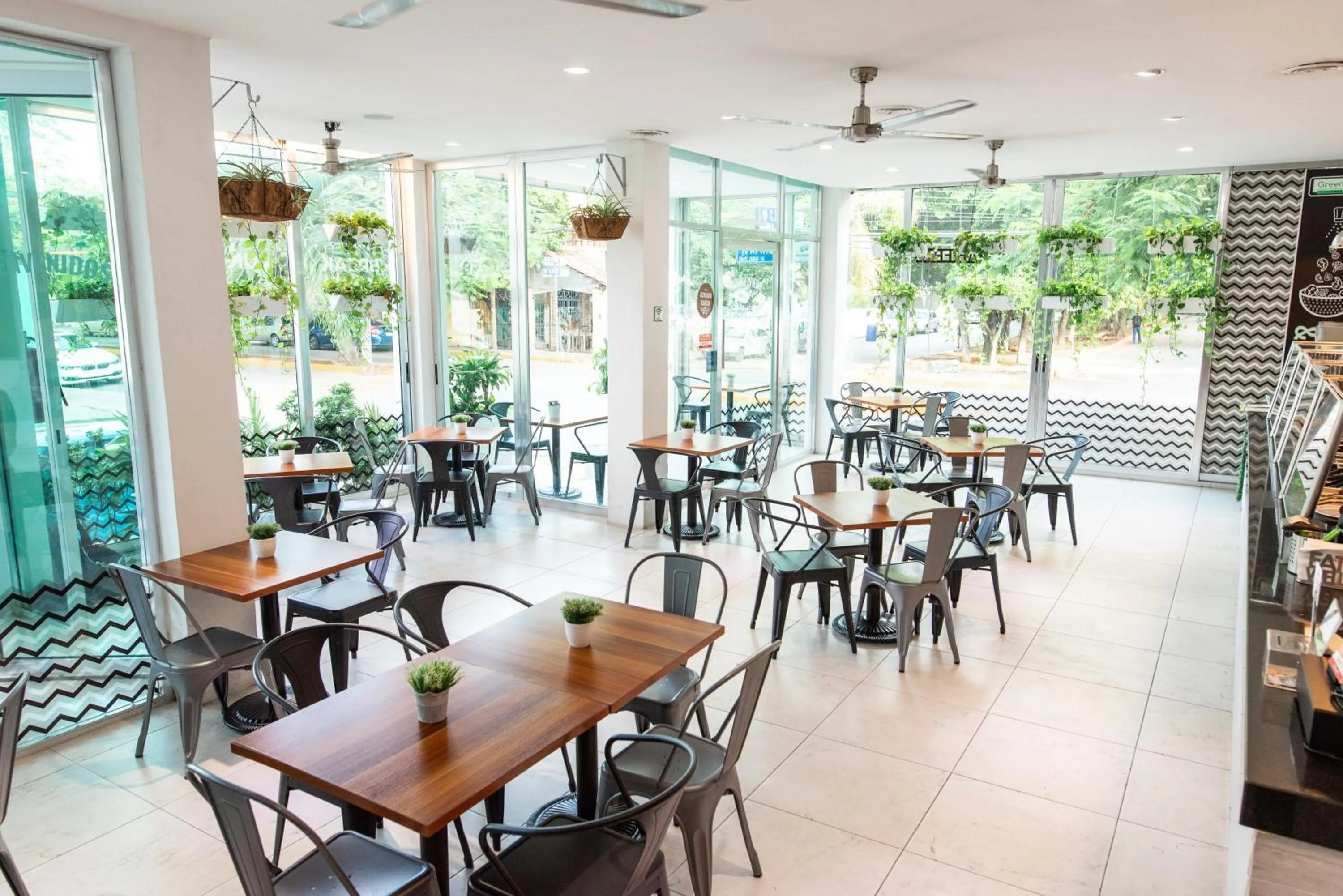 Restaurant/places to eat in Soho Playa Hotel