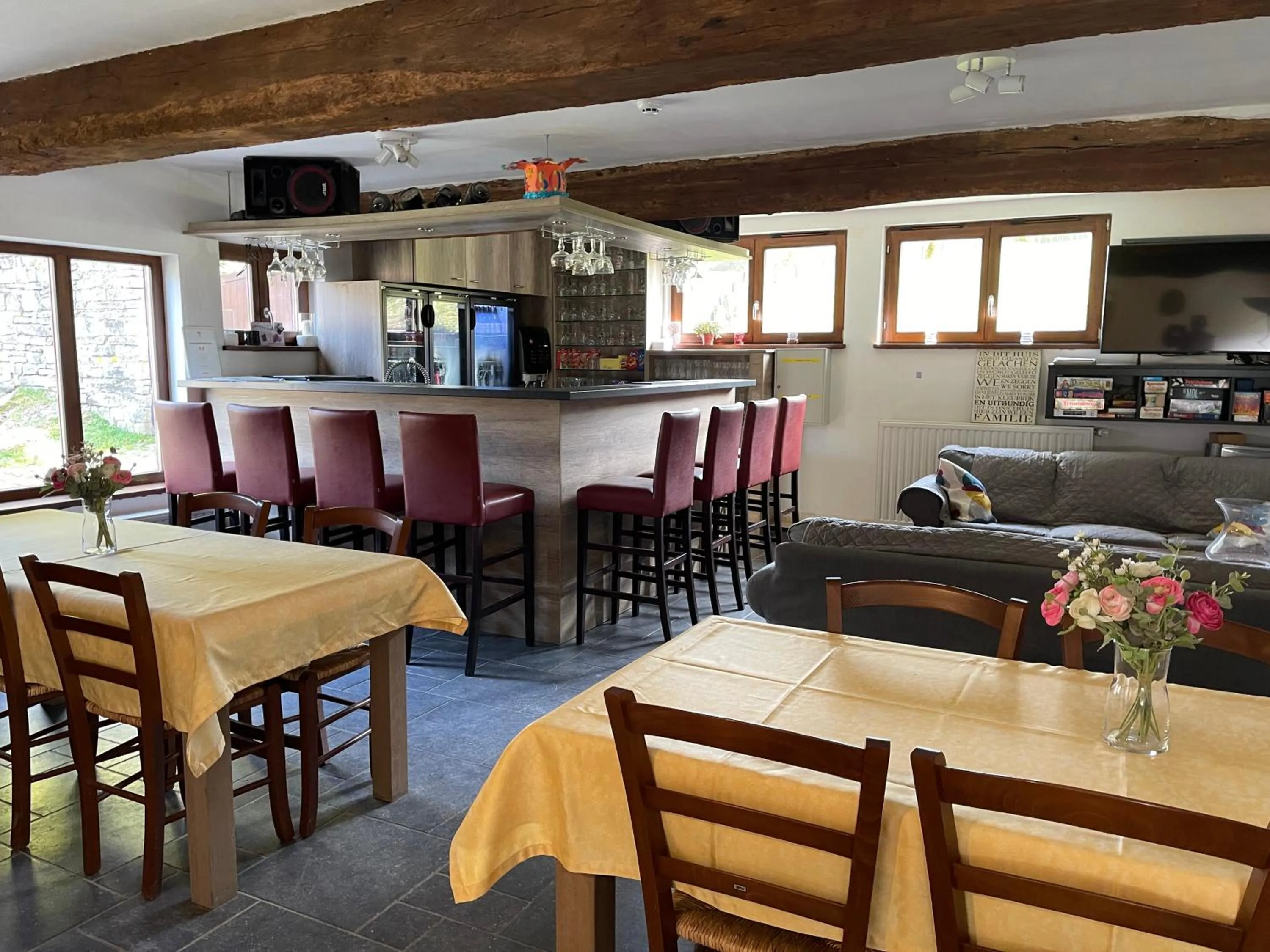 B&B HOTEL IN FERME DE LEUZE nabij Durbuy, eigen laadpalen