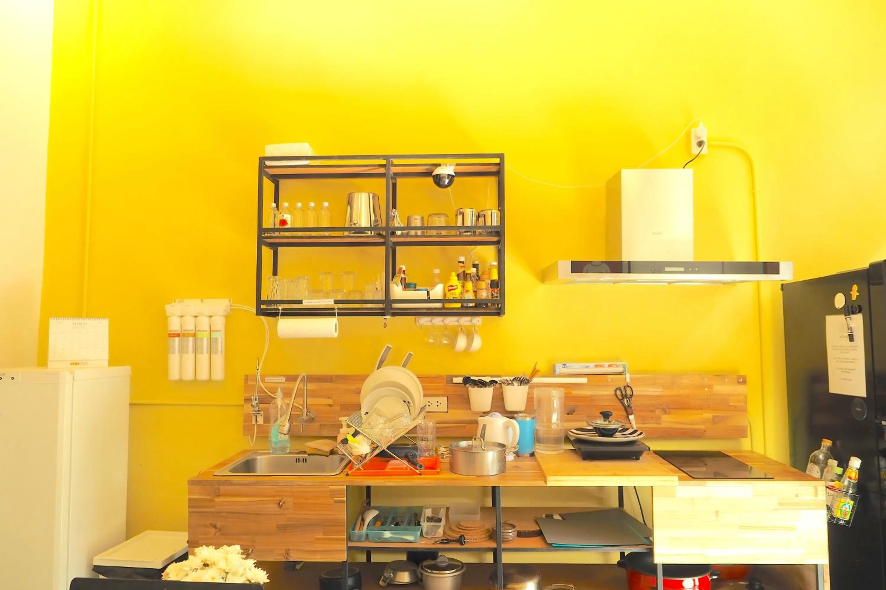 Communal kitchen in Yu Cafe Hostel