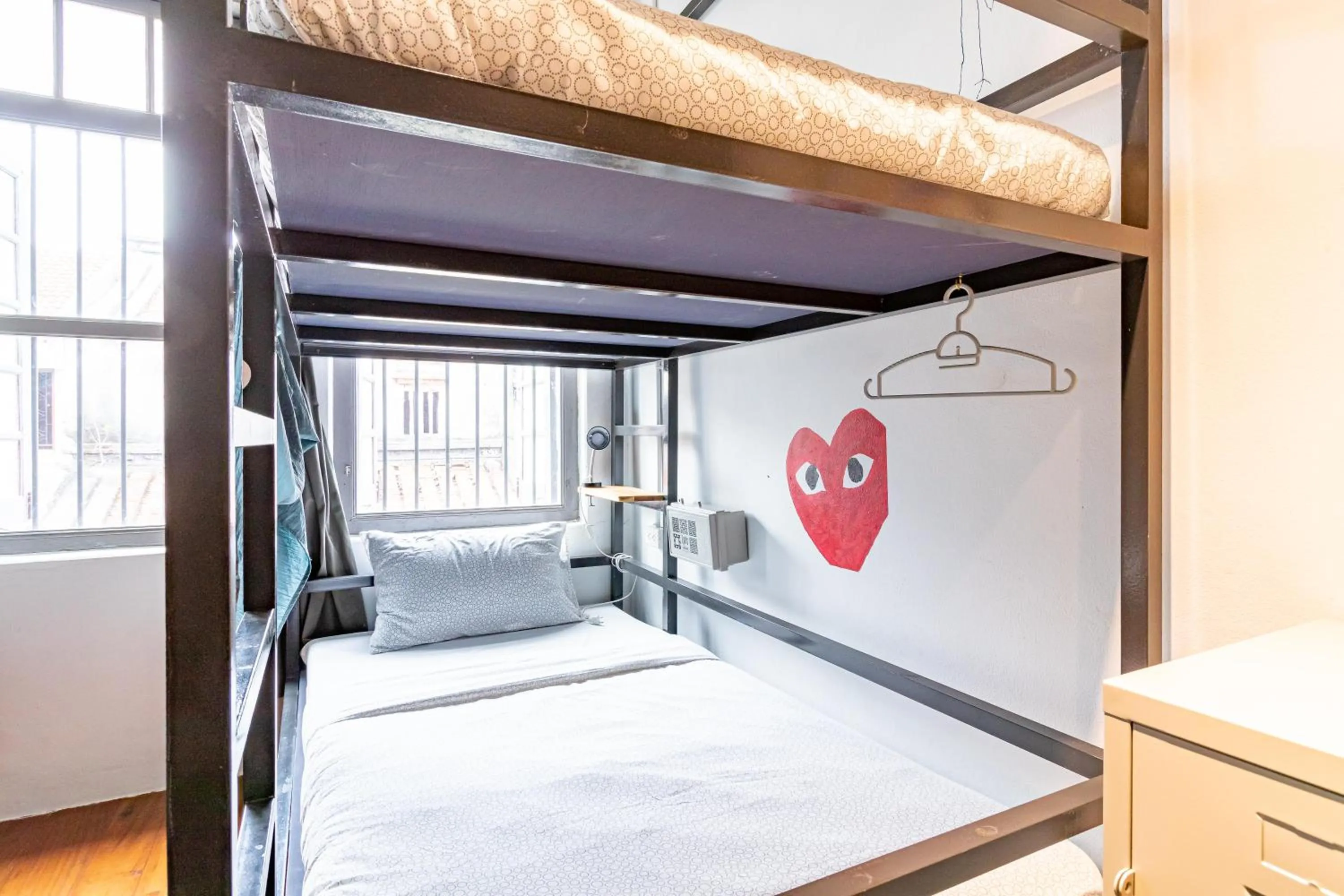 bunk bed, Bed in Yu Cafe Hostel