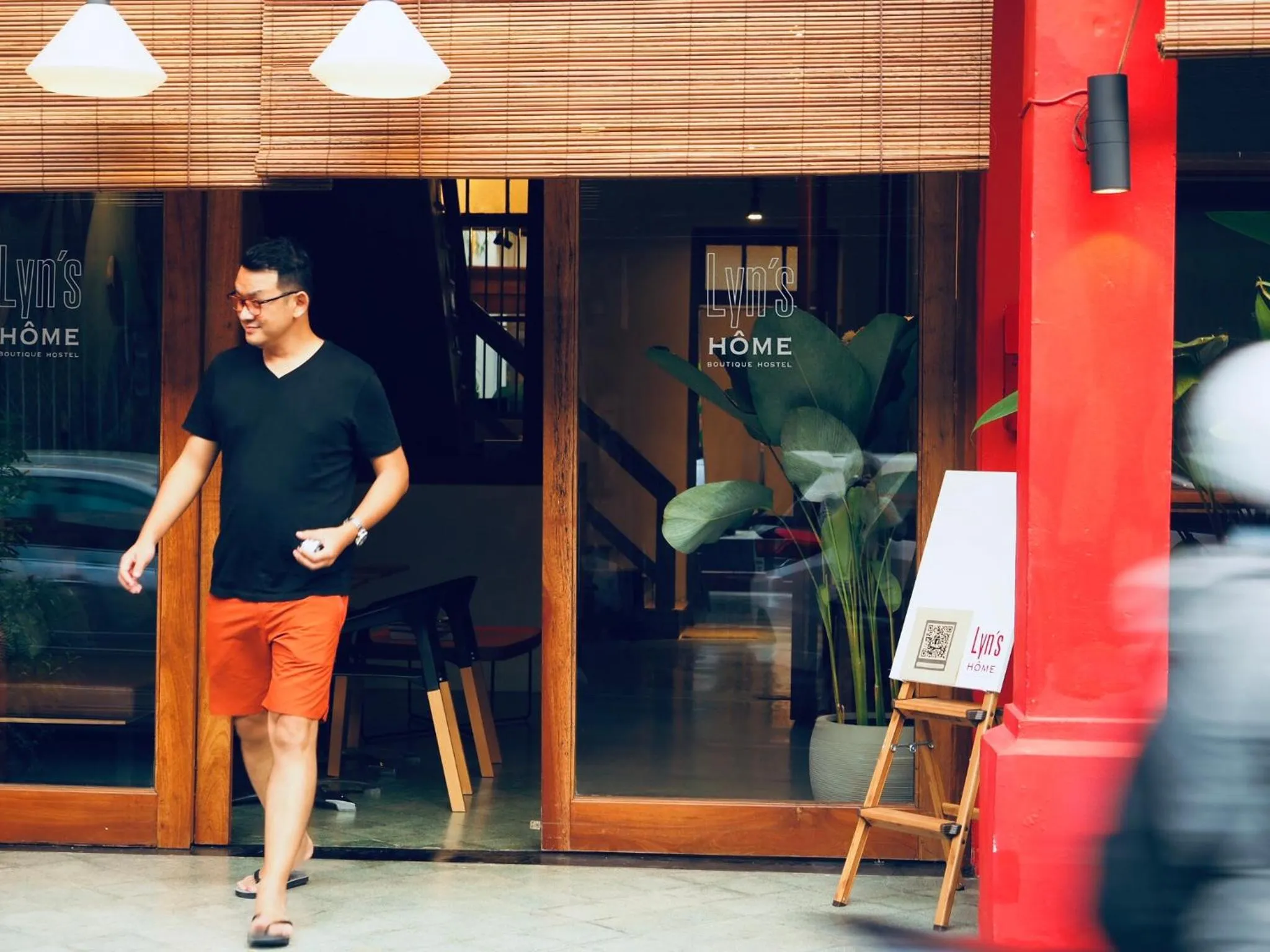 Facade/entrance in Yu Cafe Hostel