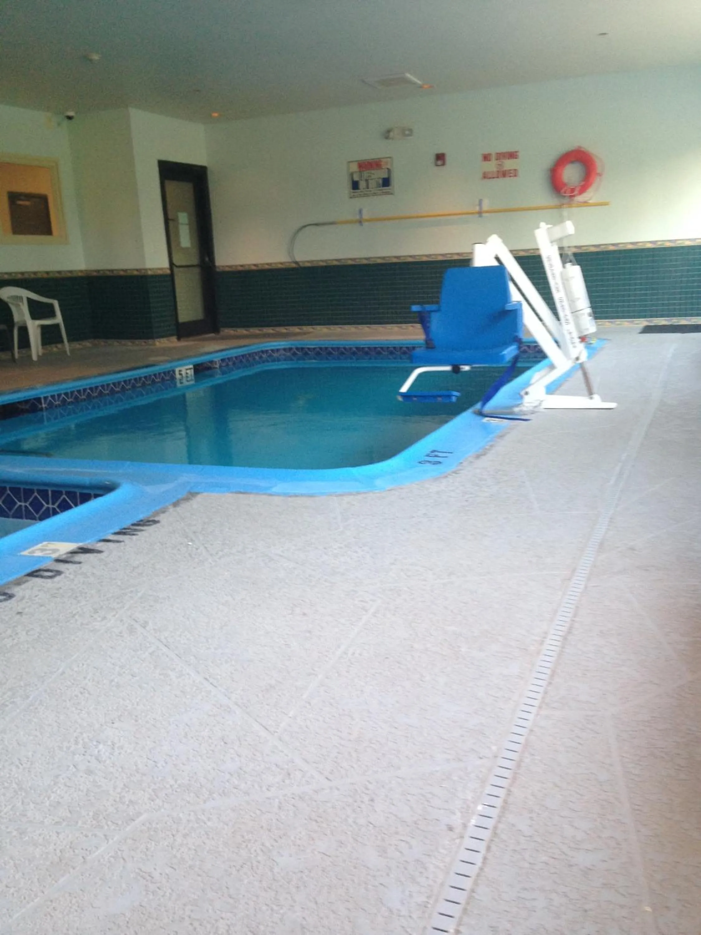 Swimming pool in Americas Best Value Inn Somerville Texas