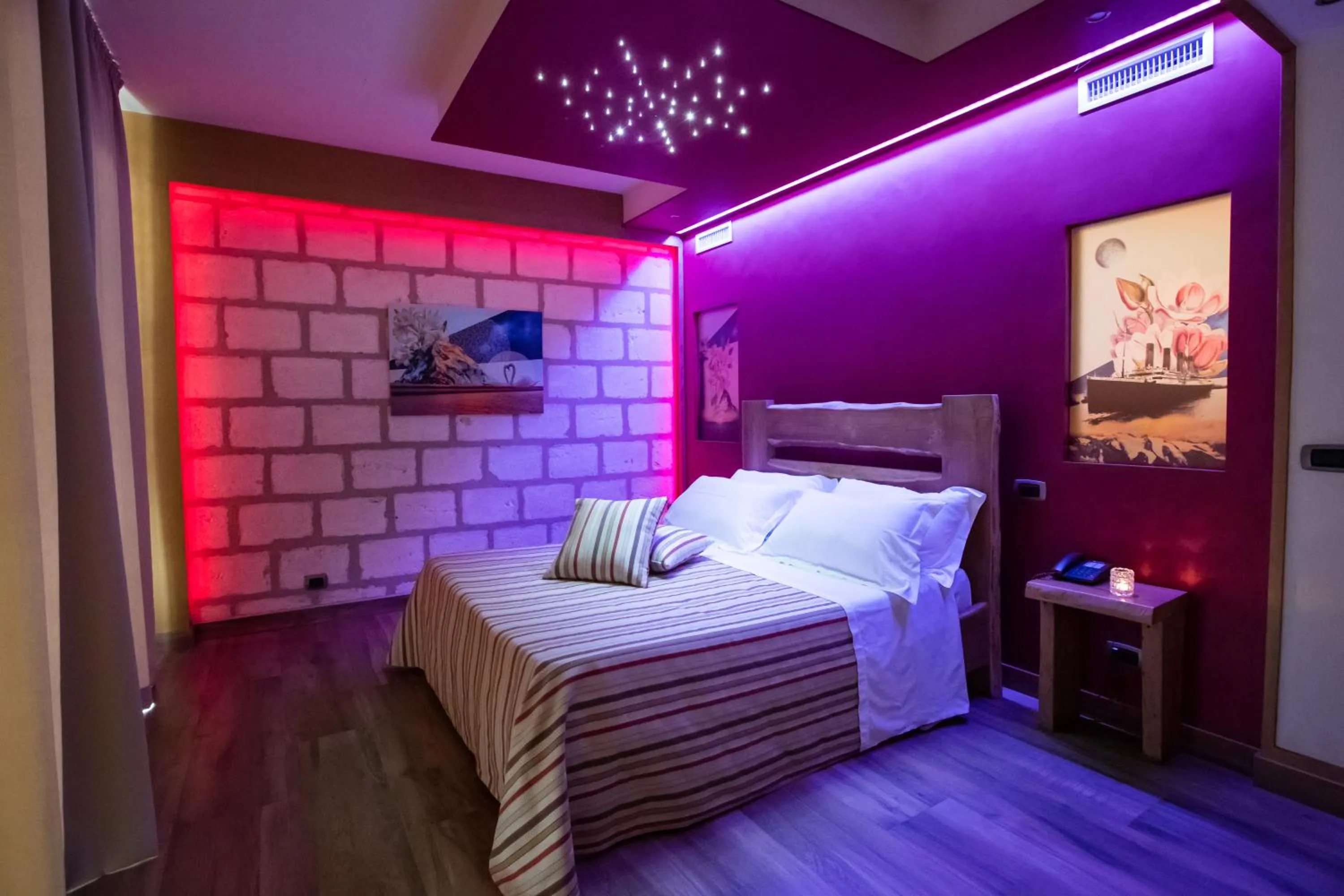 Bedroom, Bed in CapoSperone Resort