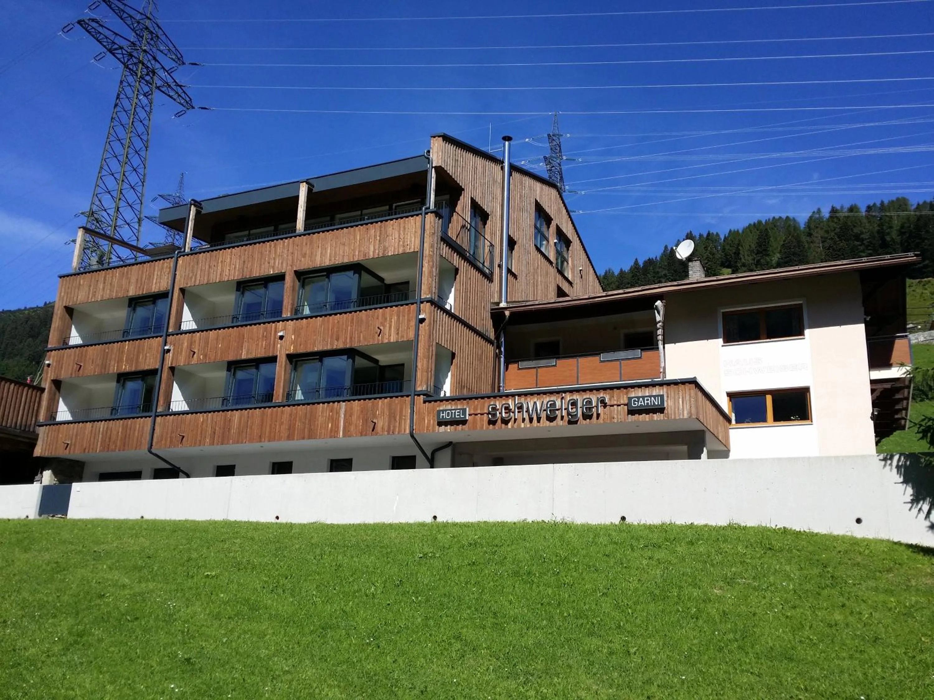 Facade/entrance in Schweiger