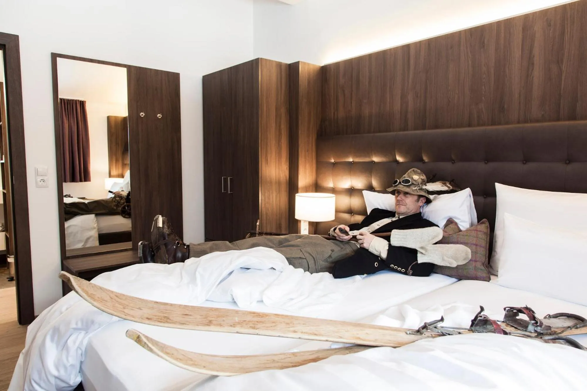 Photo of the whole room, Bed in Schweiger