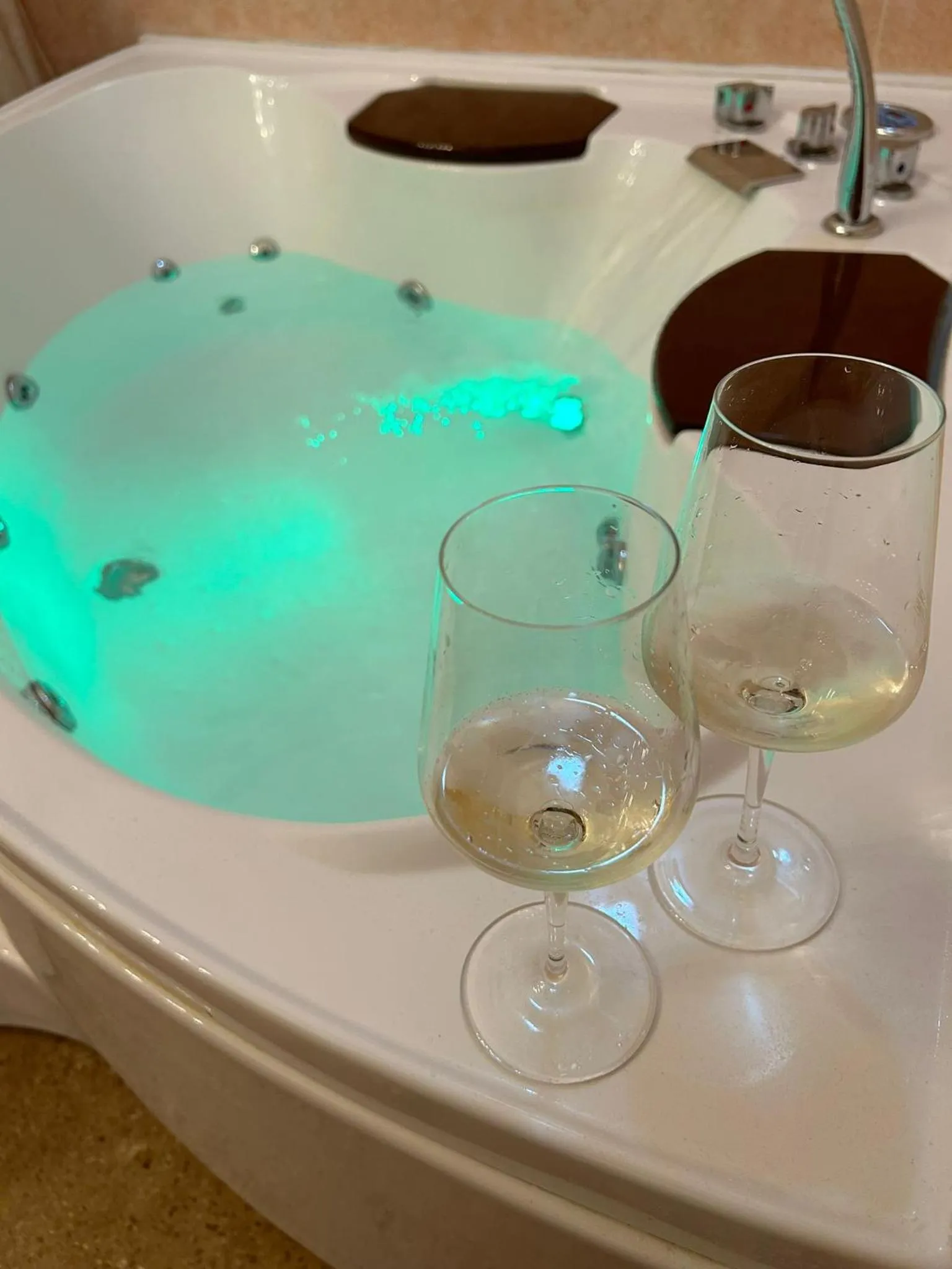 Hot Tub in B&B ME Palace