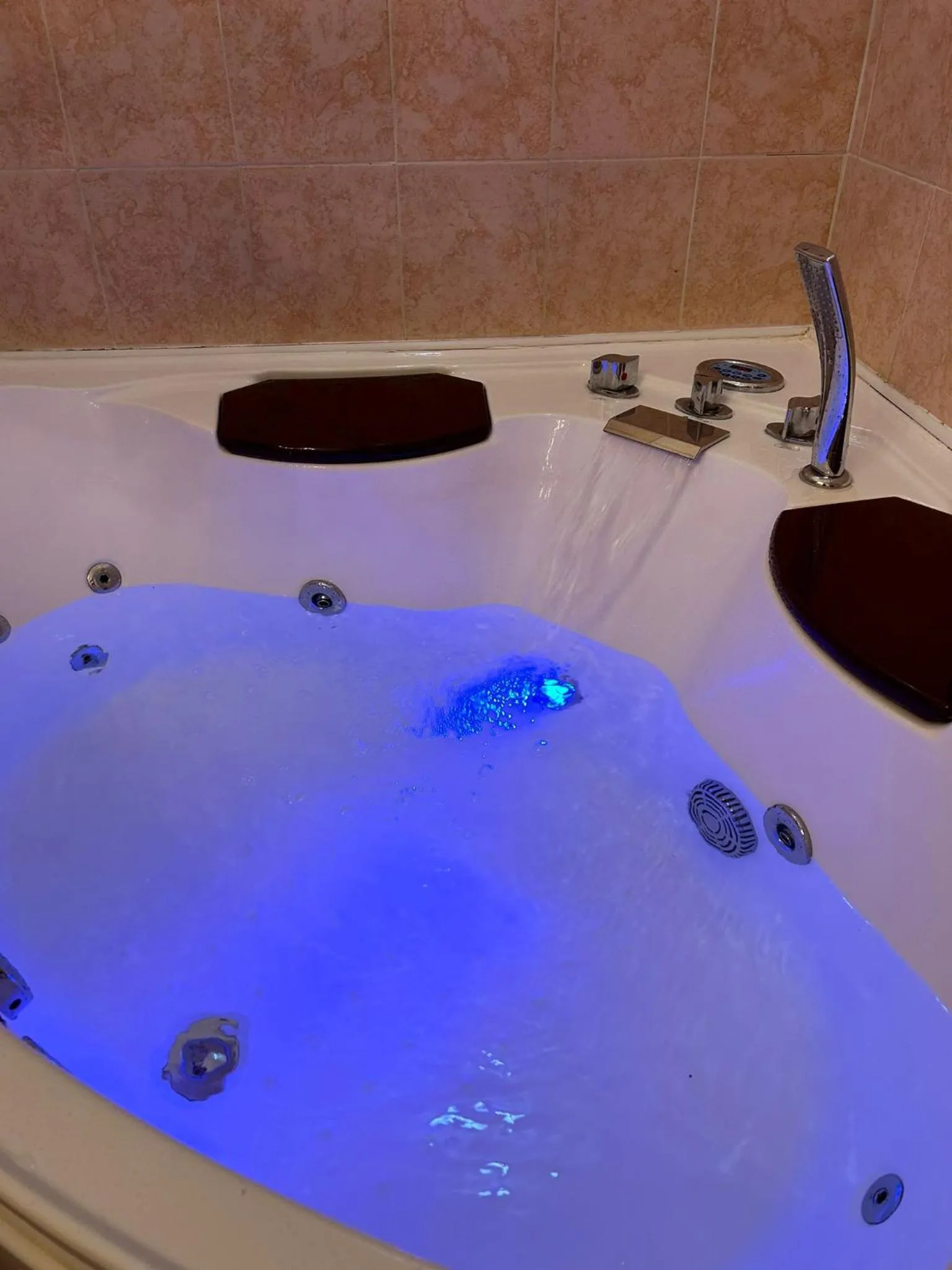 Hot Tub in B&B ME Palace