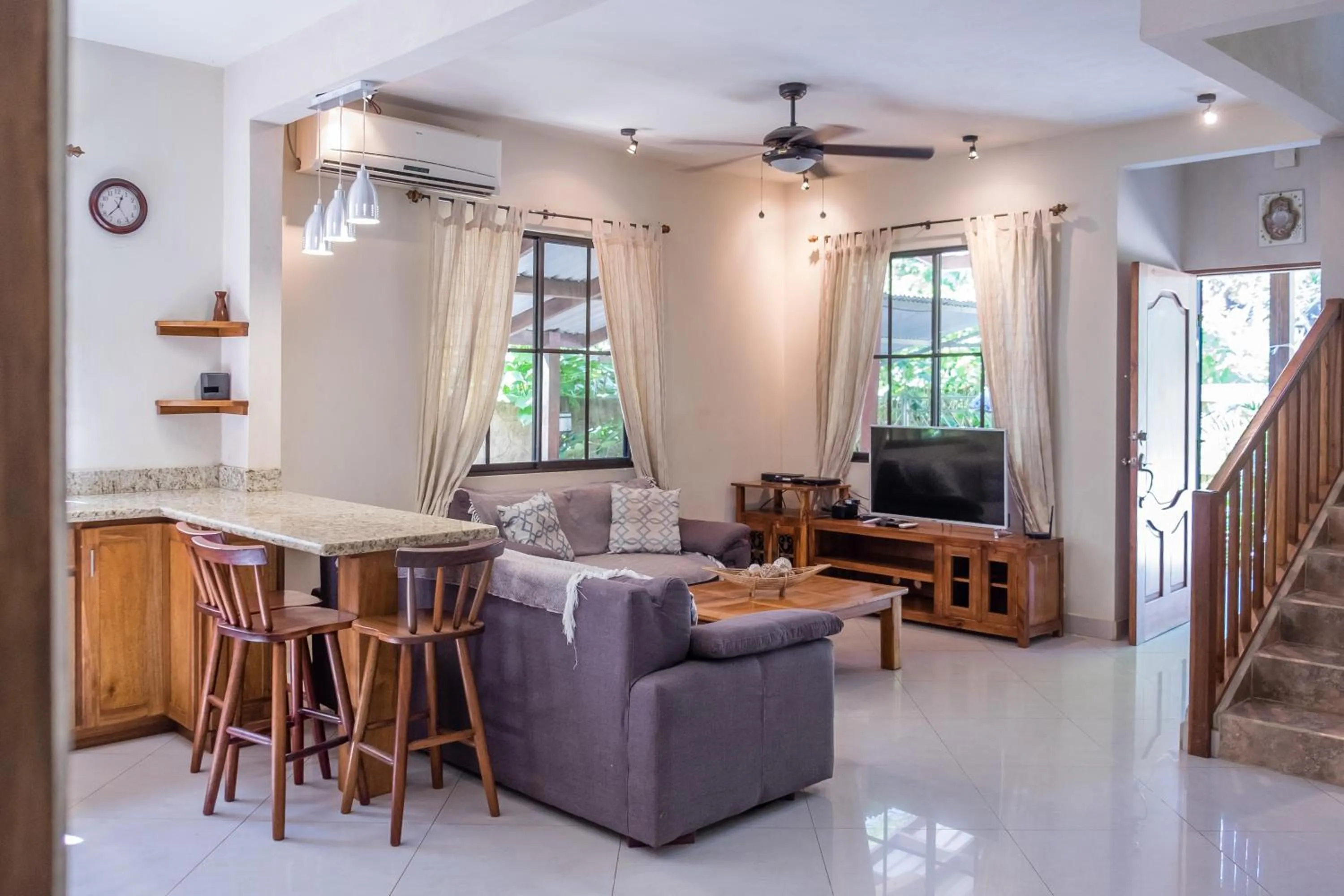 TV and multimedia in Zula Inn Aparthotel