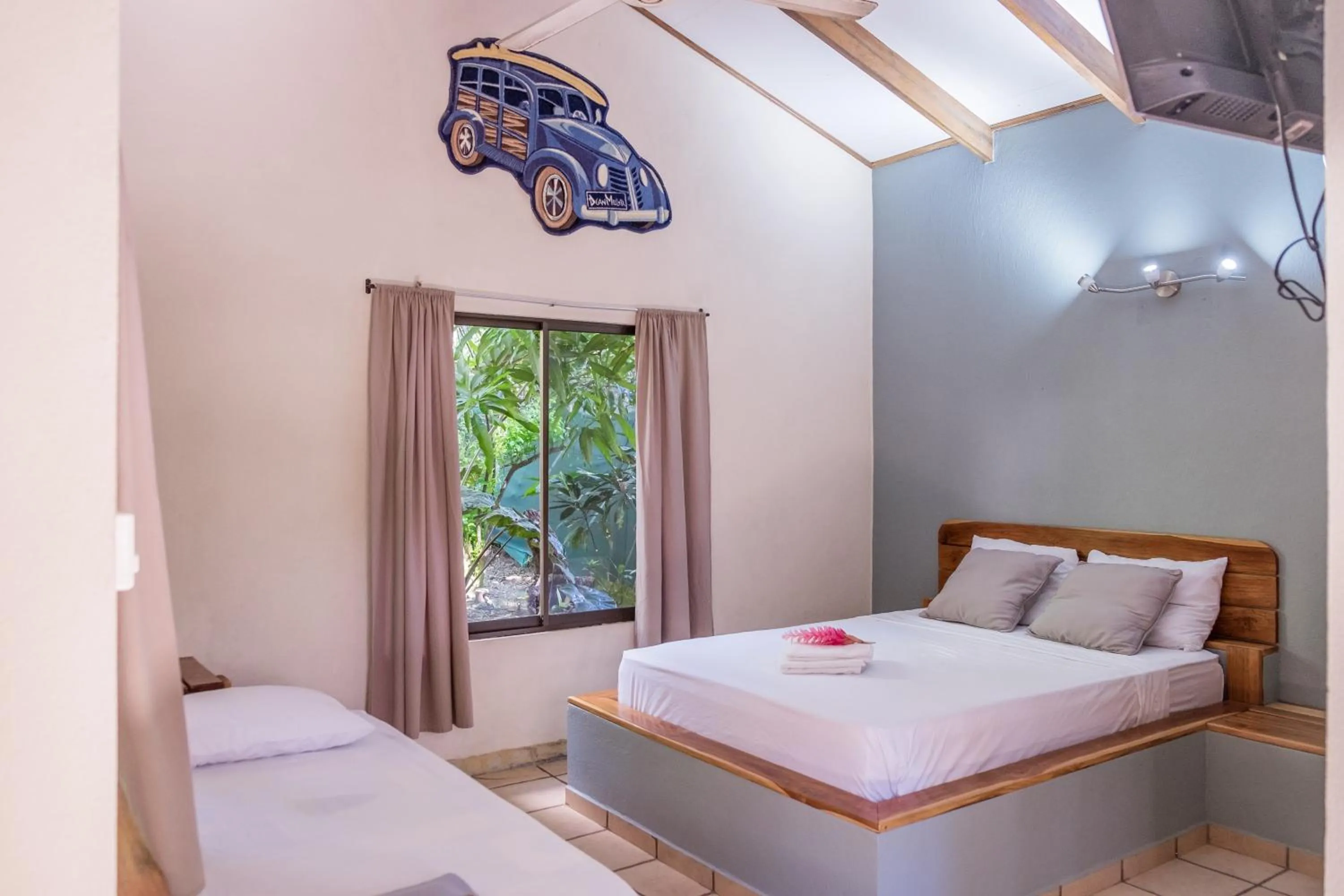 Bed in Zula Inn Aparthotel