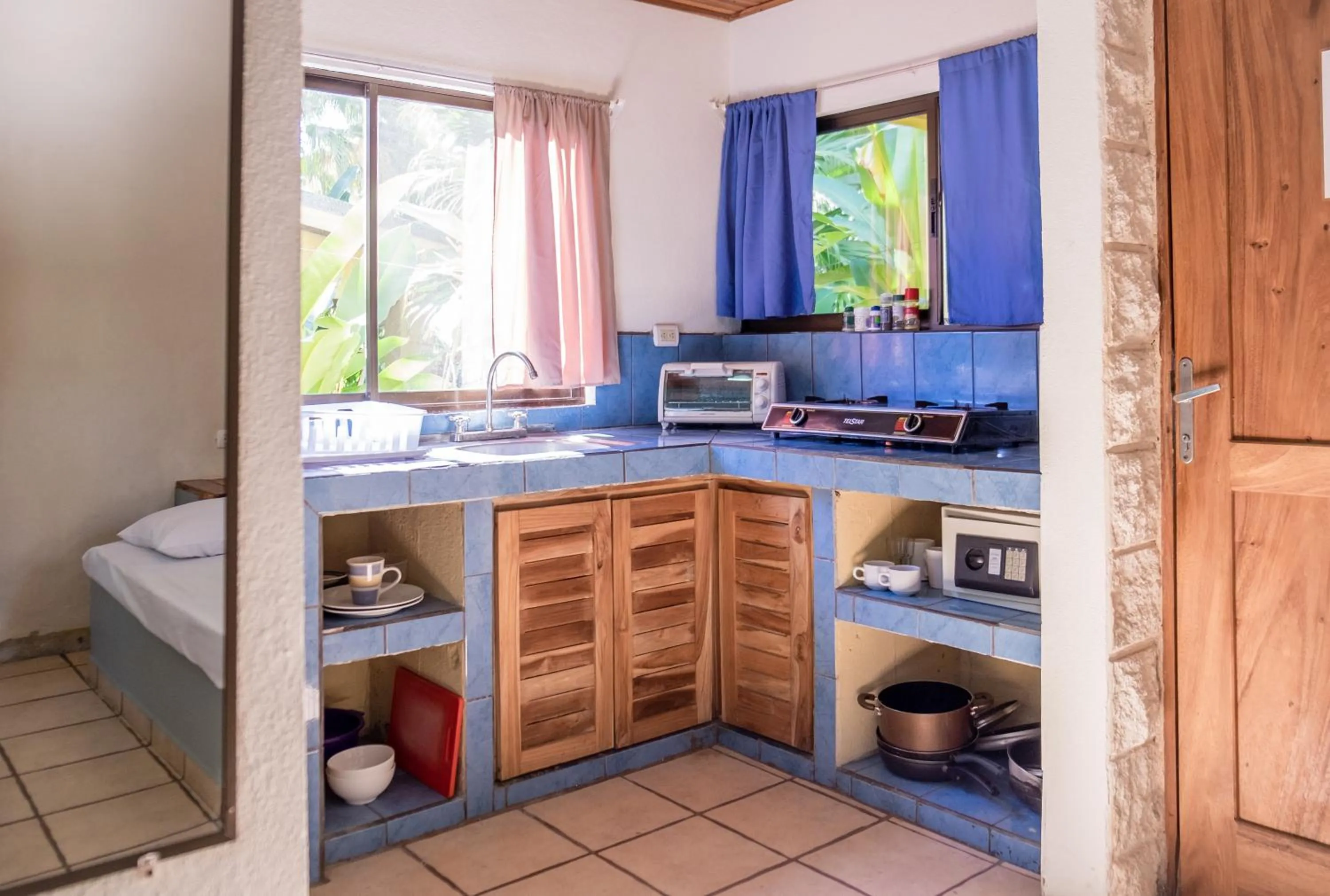 Kitchen or kitchenette in Zula Inn Aparthotel