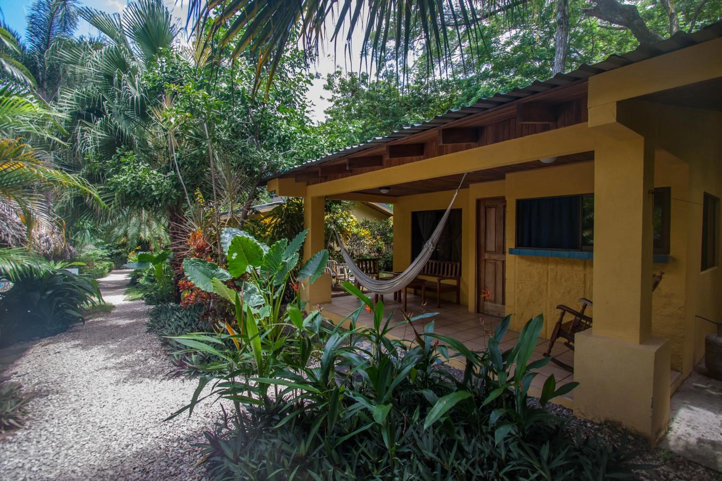 Facade/entrance in Zula Inn Aparthotel