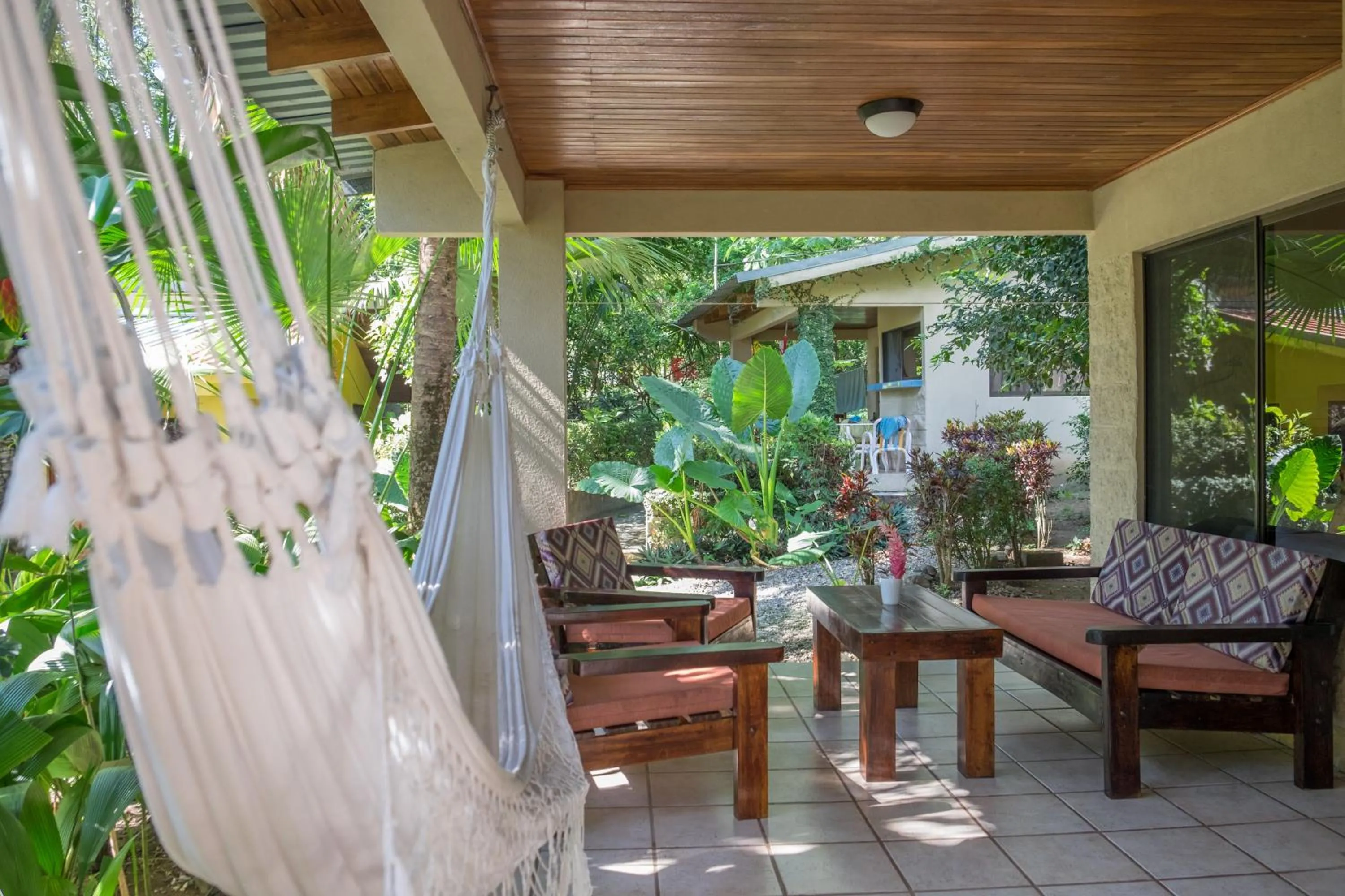 Patio in Zula Inn Aparthotel