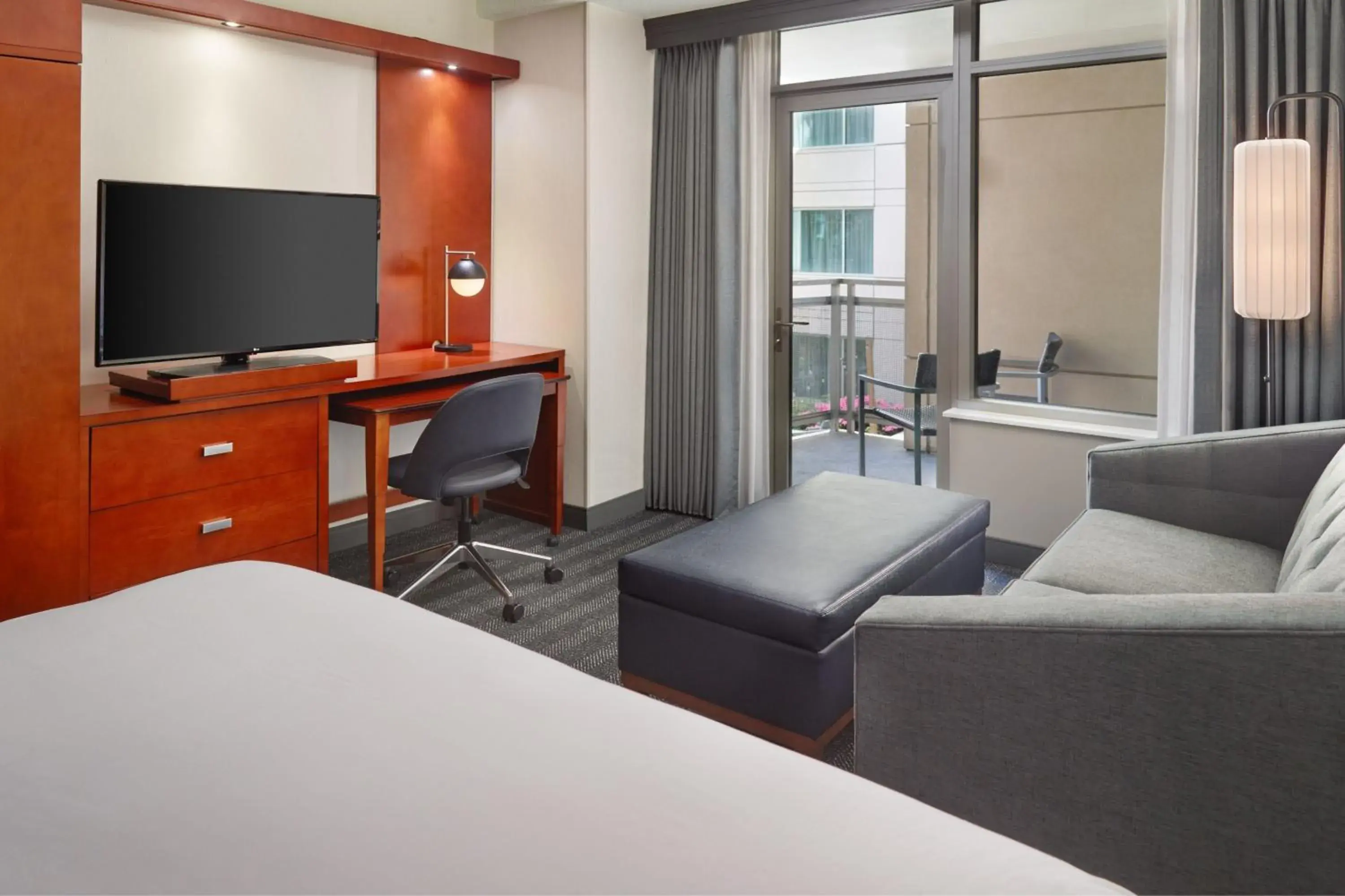 King Room with City View in Courtyard by Marriott Washington, D.C./Foggy Bottom King Room with City View in Courtyard by Marriott Washington, D.C./Foggy Bottom