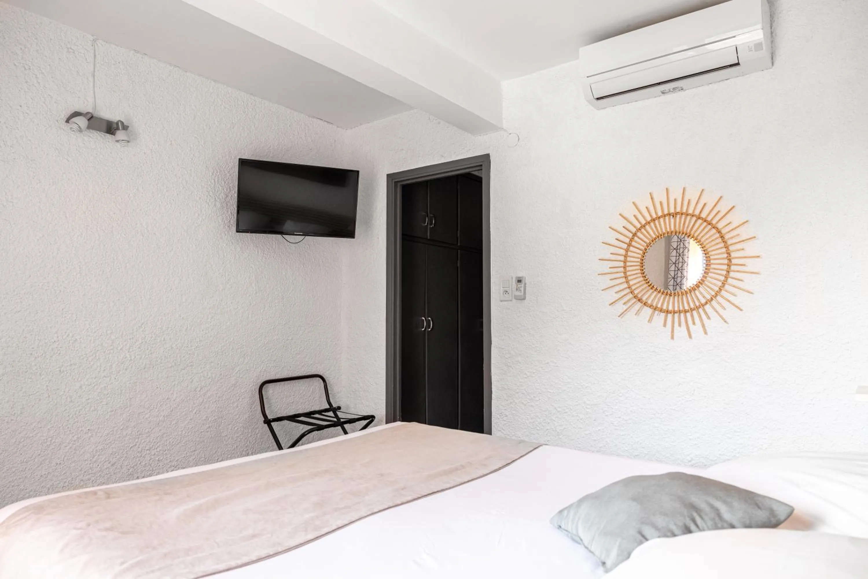 TV and multimedia, Bed in Hotel Aquarius