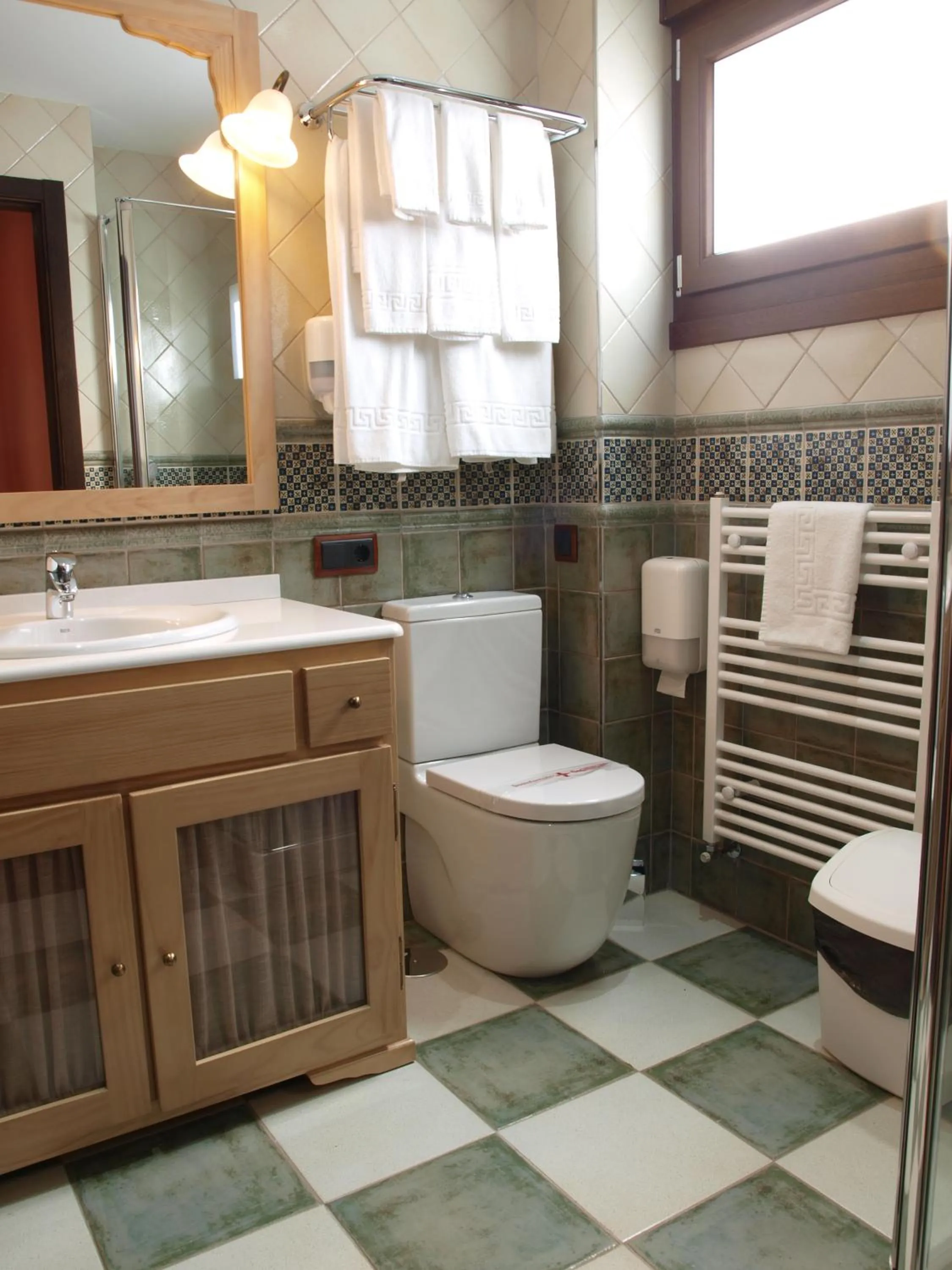 Shower in Hotel Apartamento Marouco