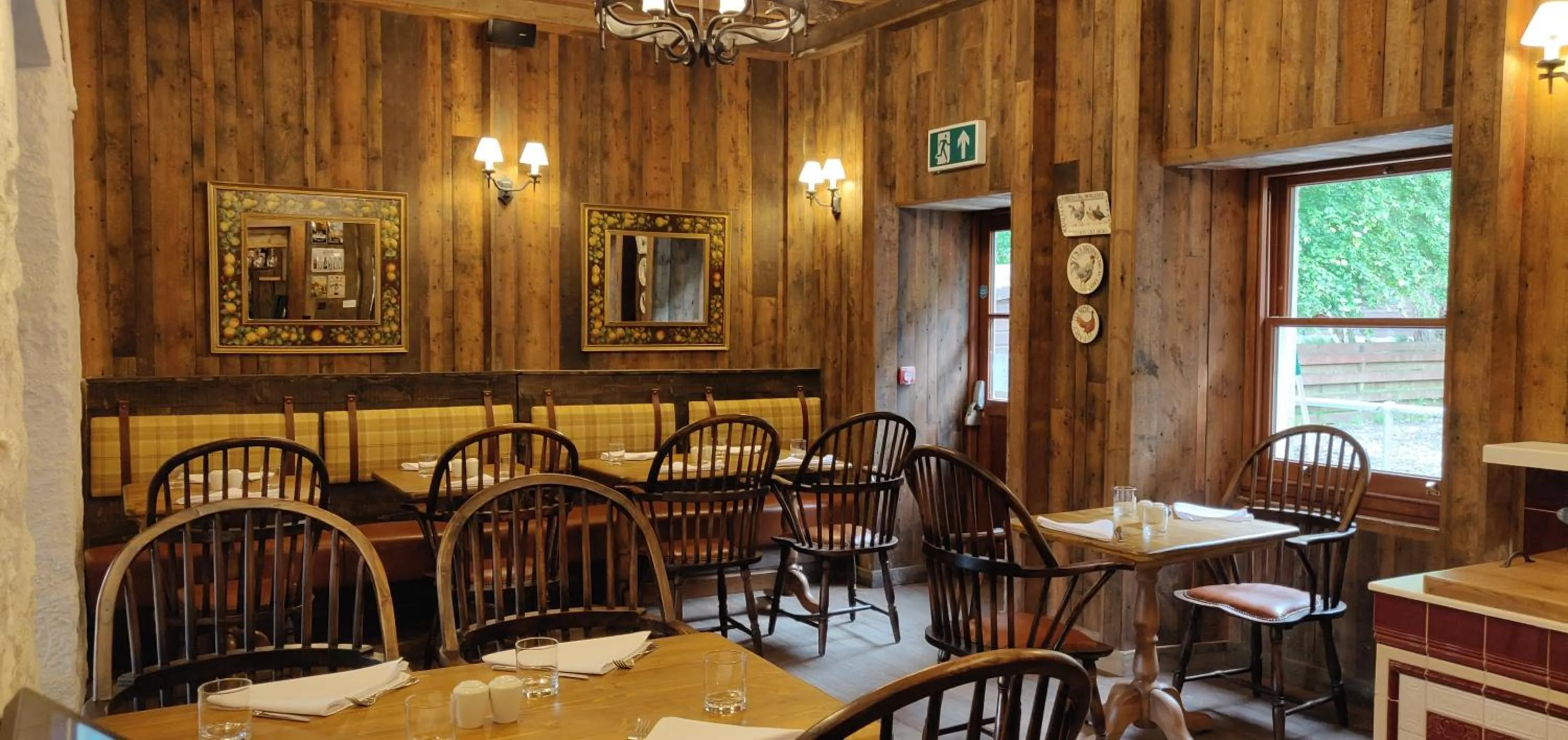 Breakfast in Rokeby Manor