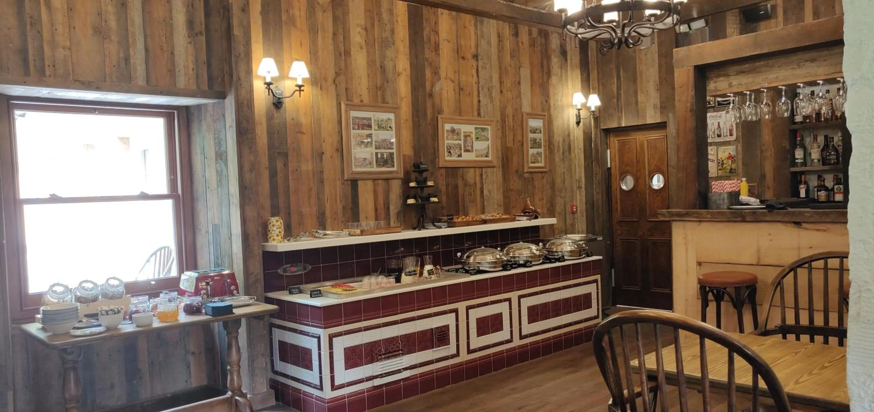 Breakfast in Rokeby Manor