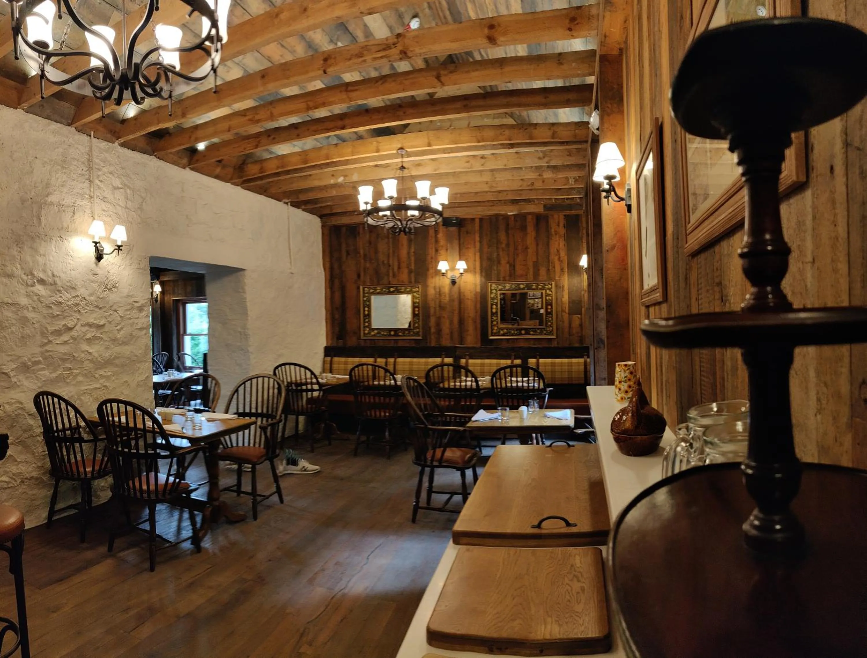 Breakfast in Rokeby Manor