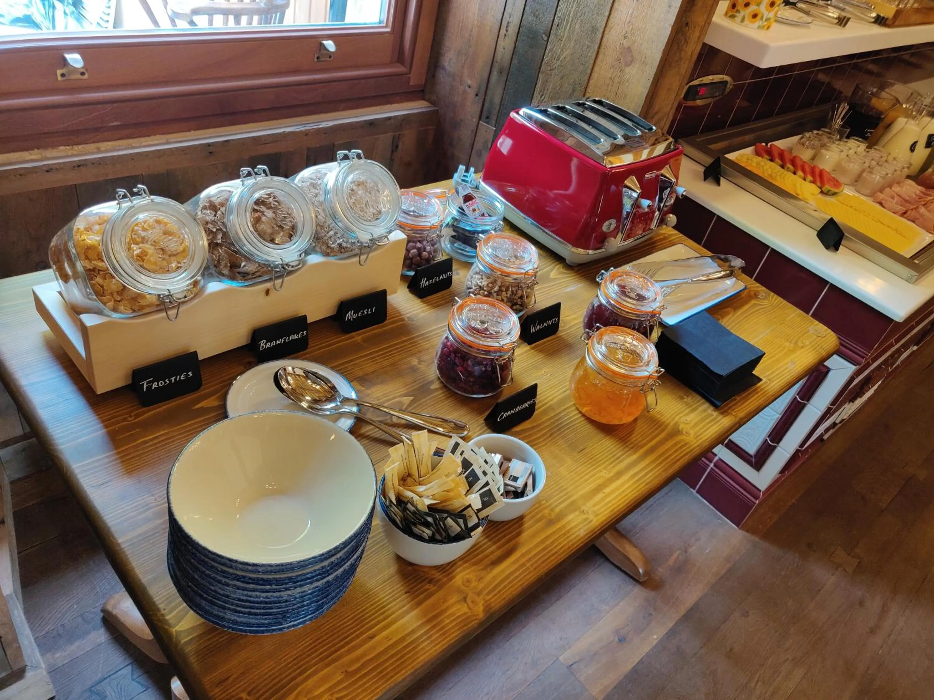 Breakfast in Rokeby Manor