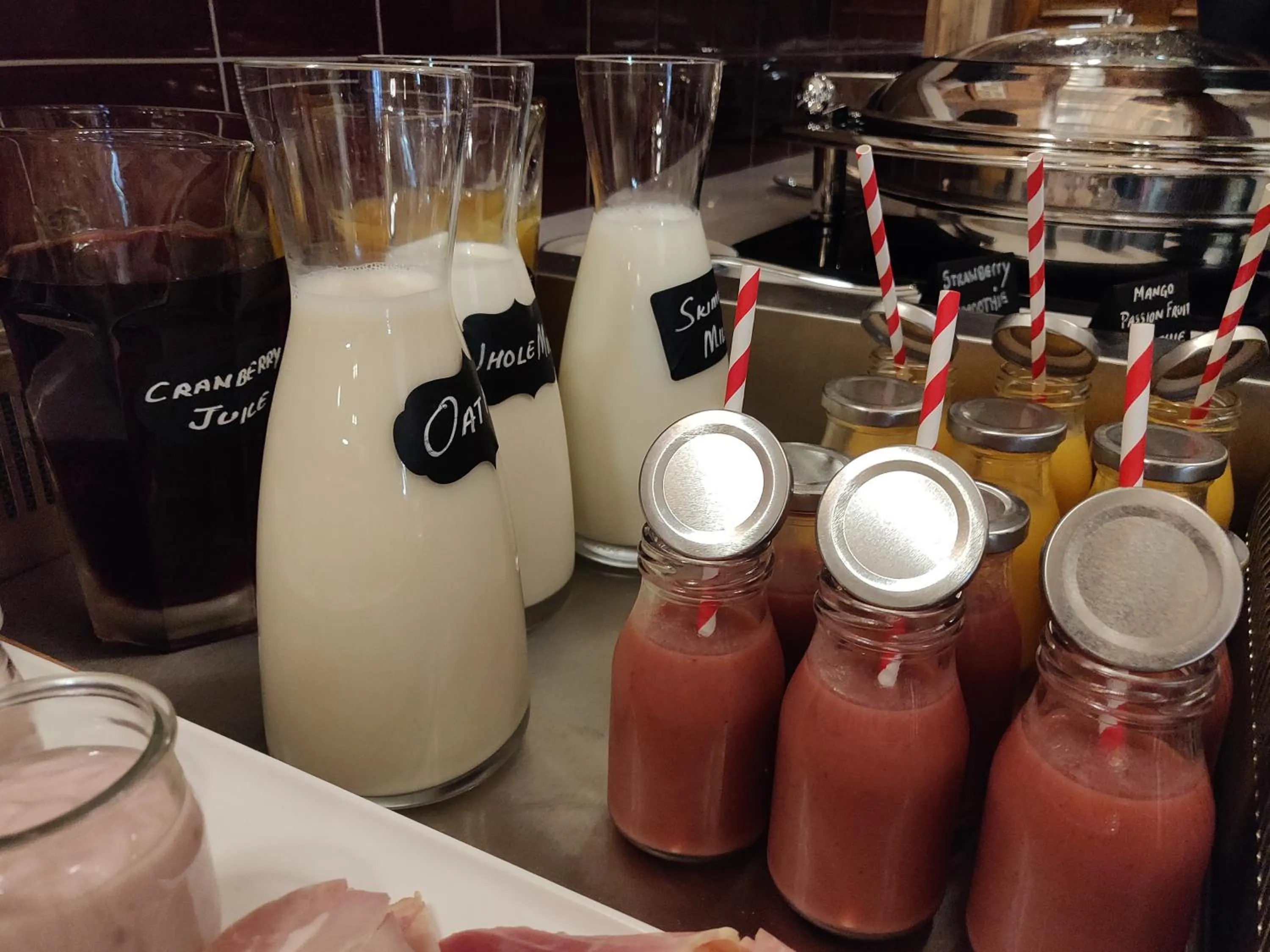 Breakfast in Rokeby Manor