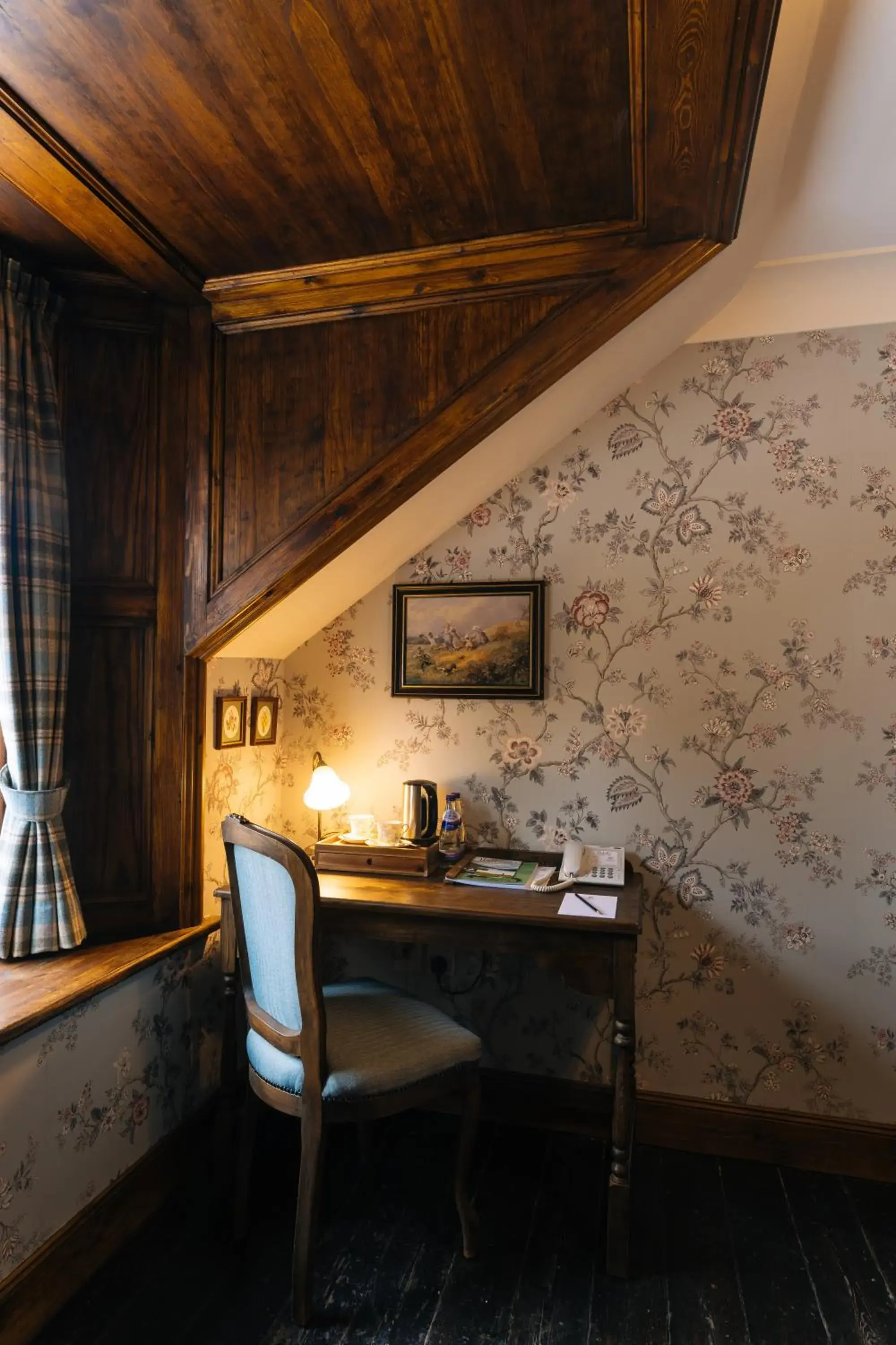 Deluxe King Room in Rokeby Manor Deluxe King Room in Rokeby Manor