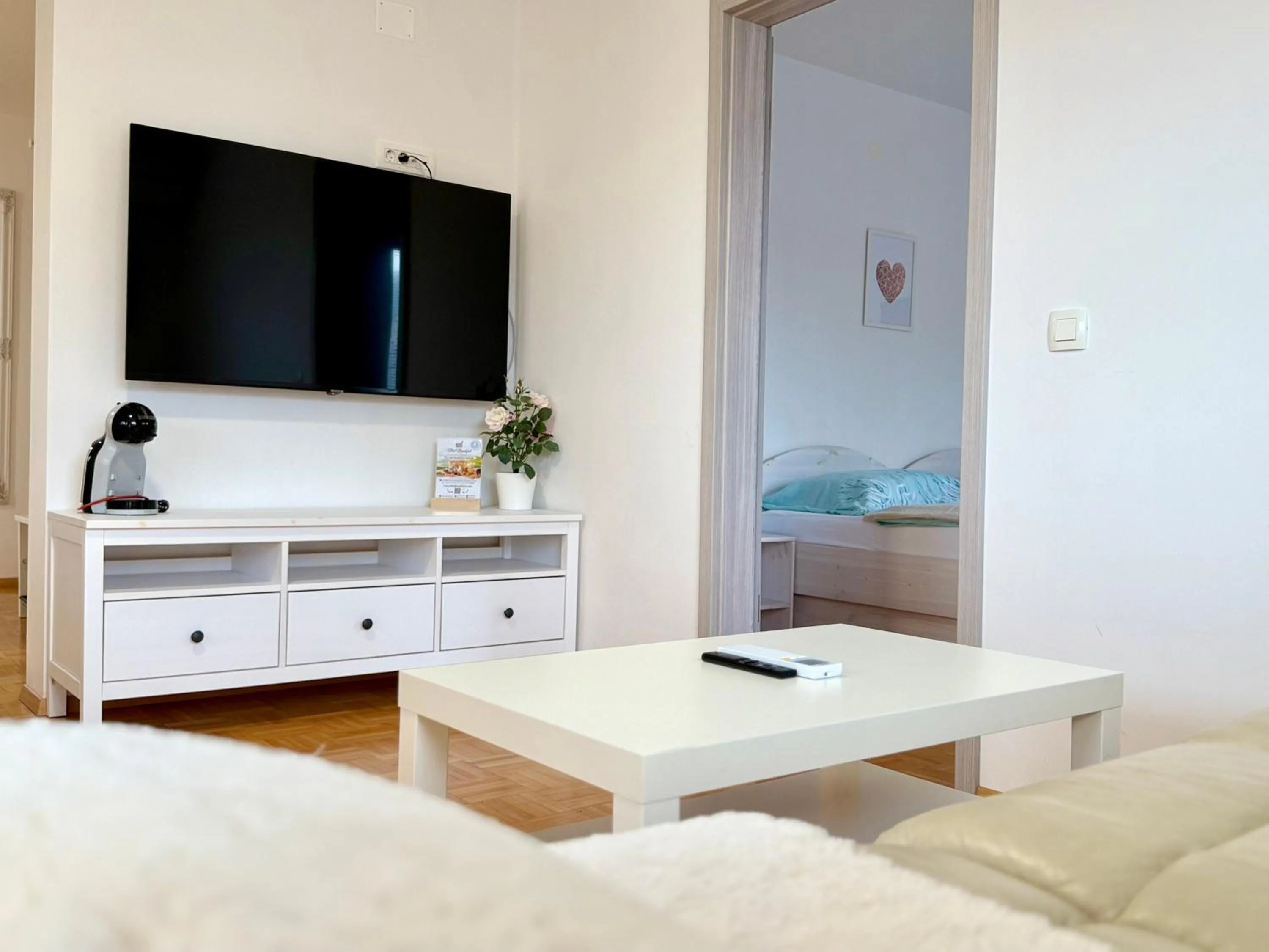 TV and multimedia, Bed in Guest house Kobal