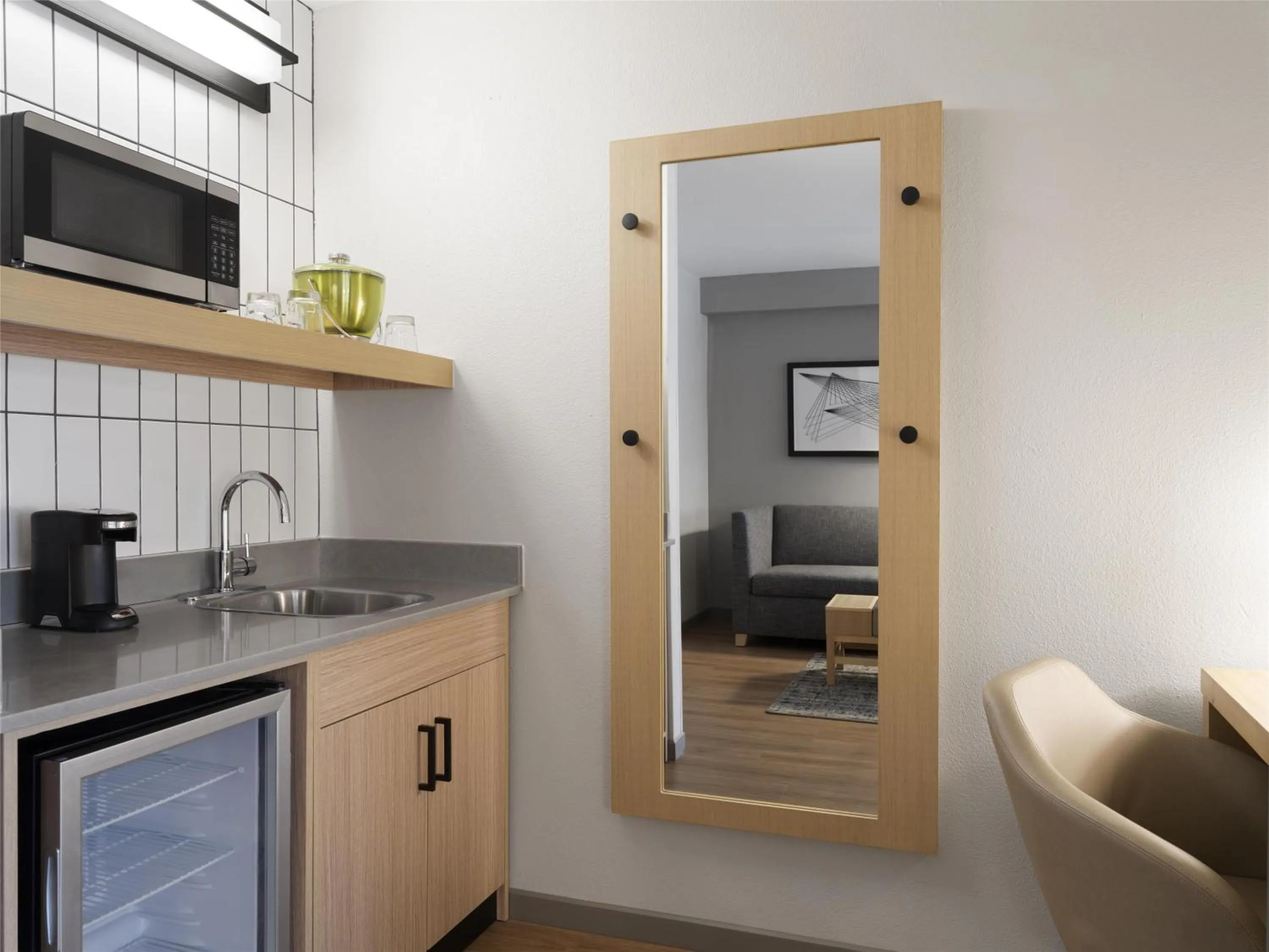 Bedroom in Hyatt Place Roanoke Airport / Valley View Mall