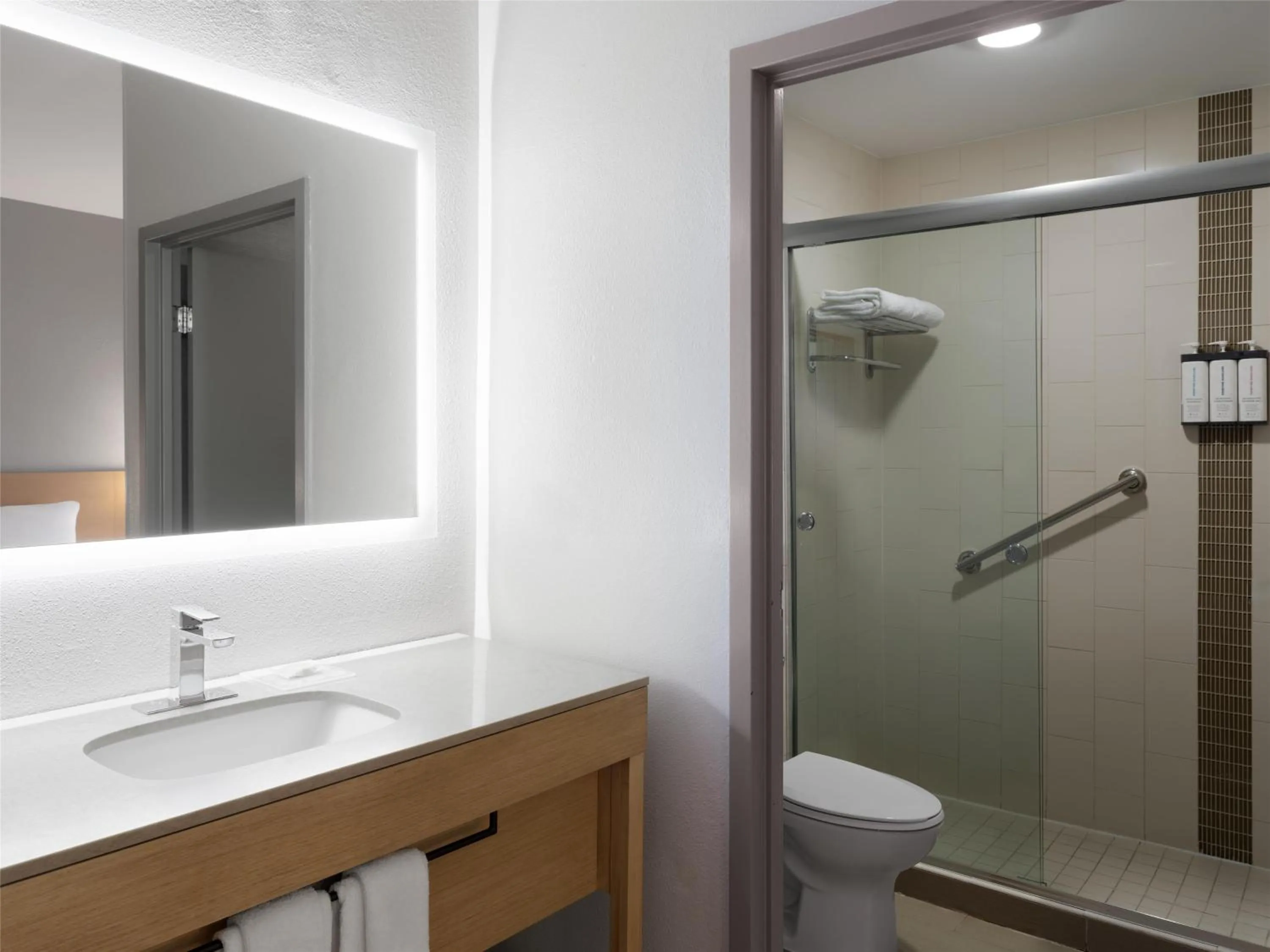 Bathroom in Hyatt Place Roanoke Airport / Valley View Mall