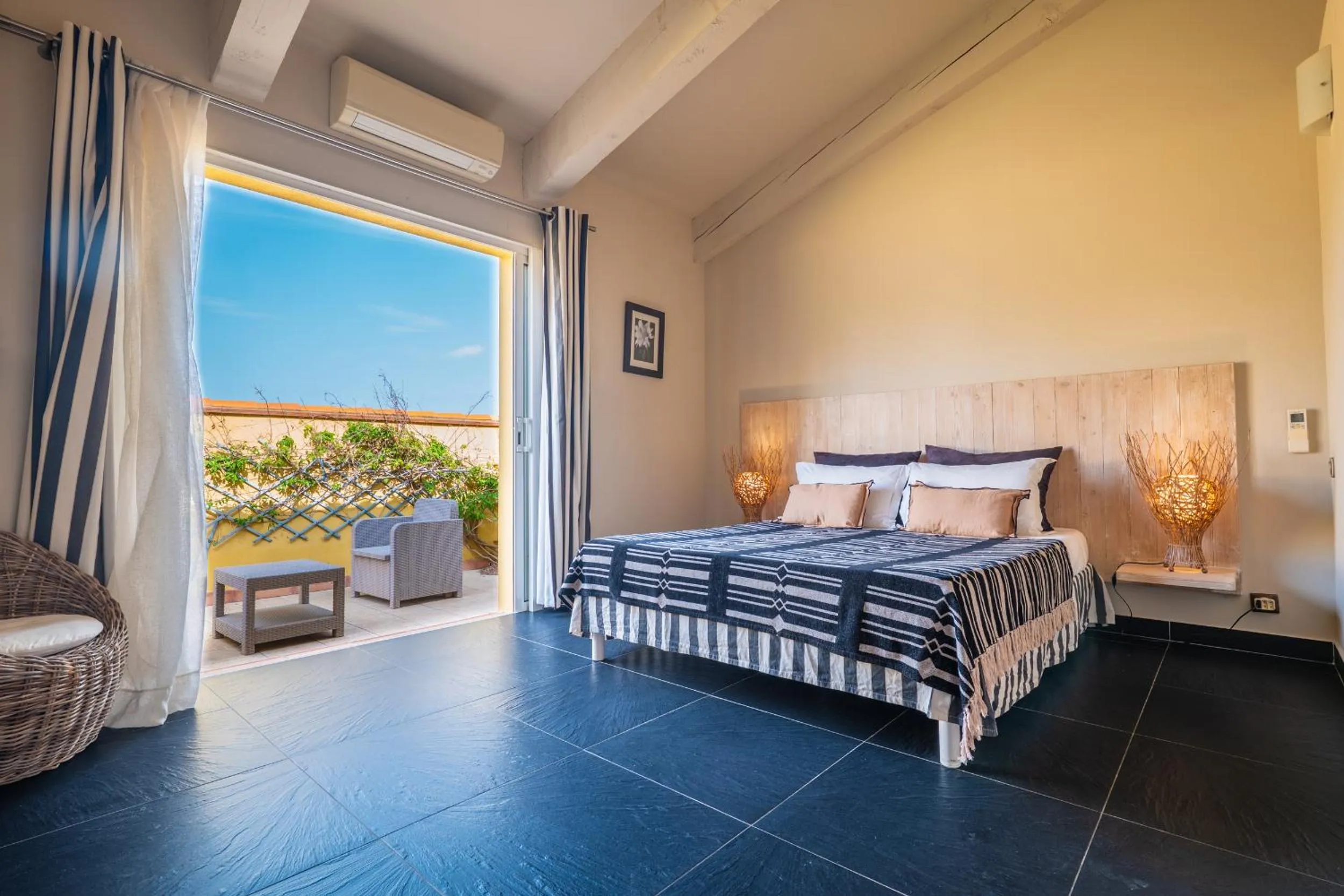 Bedroom, Bed in Le Mas Del Cavalier