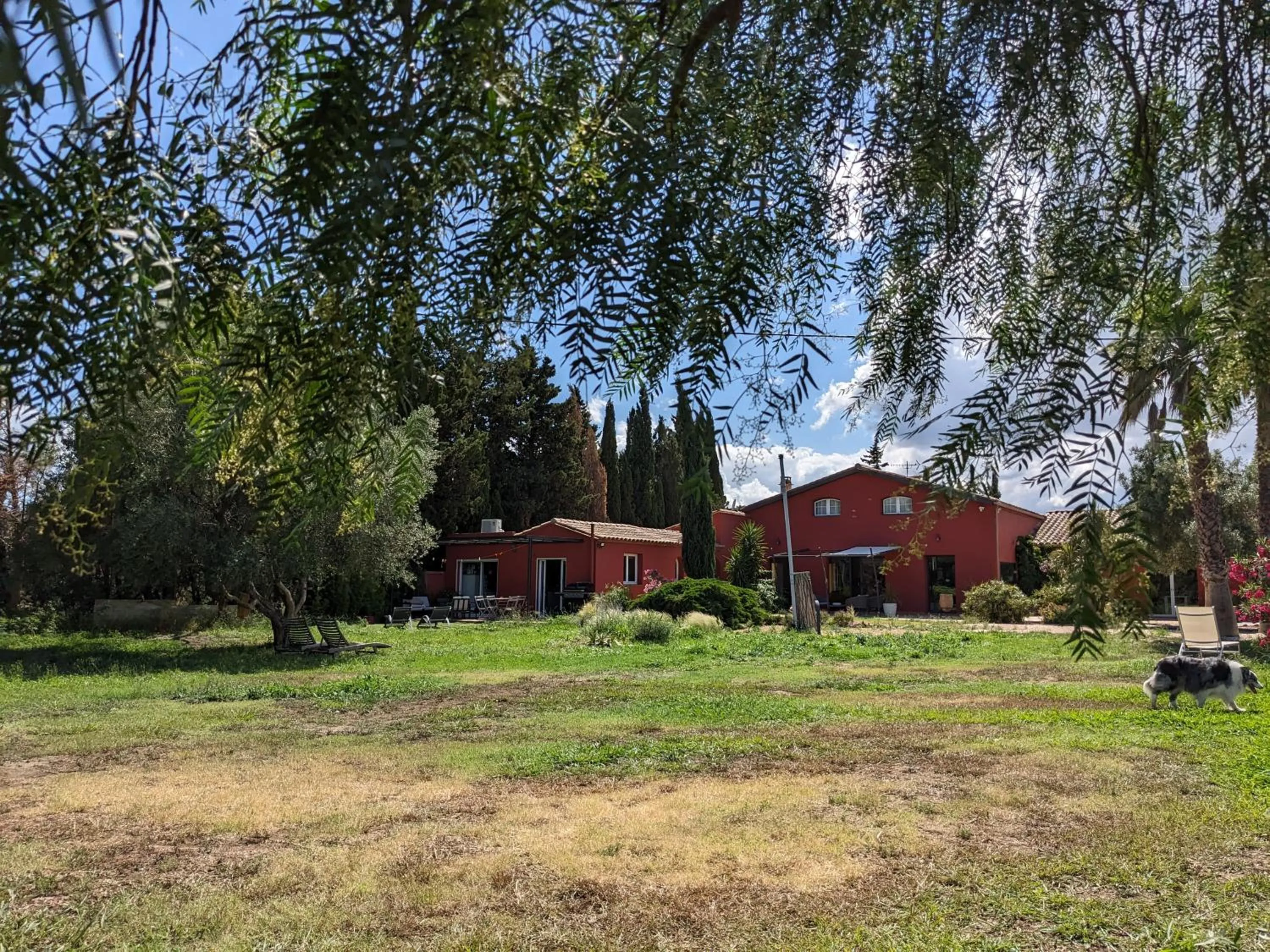 Property building in Le Mas Del Cavalier