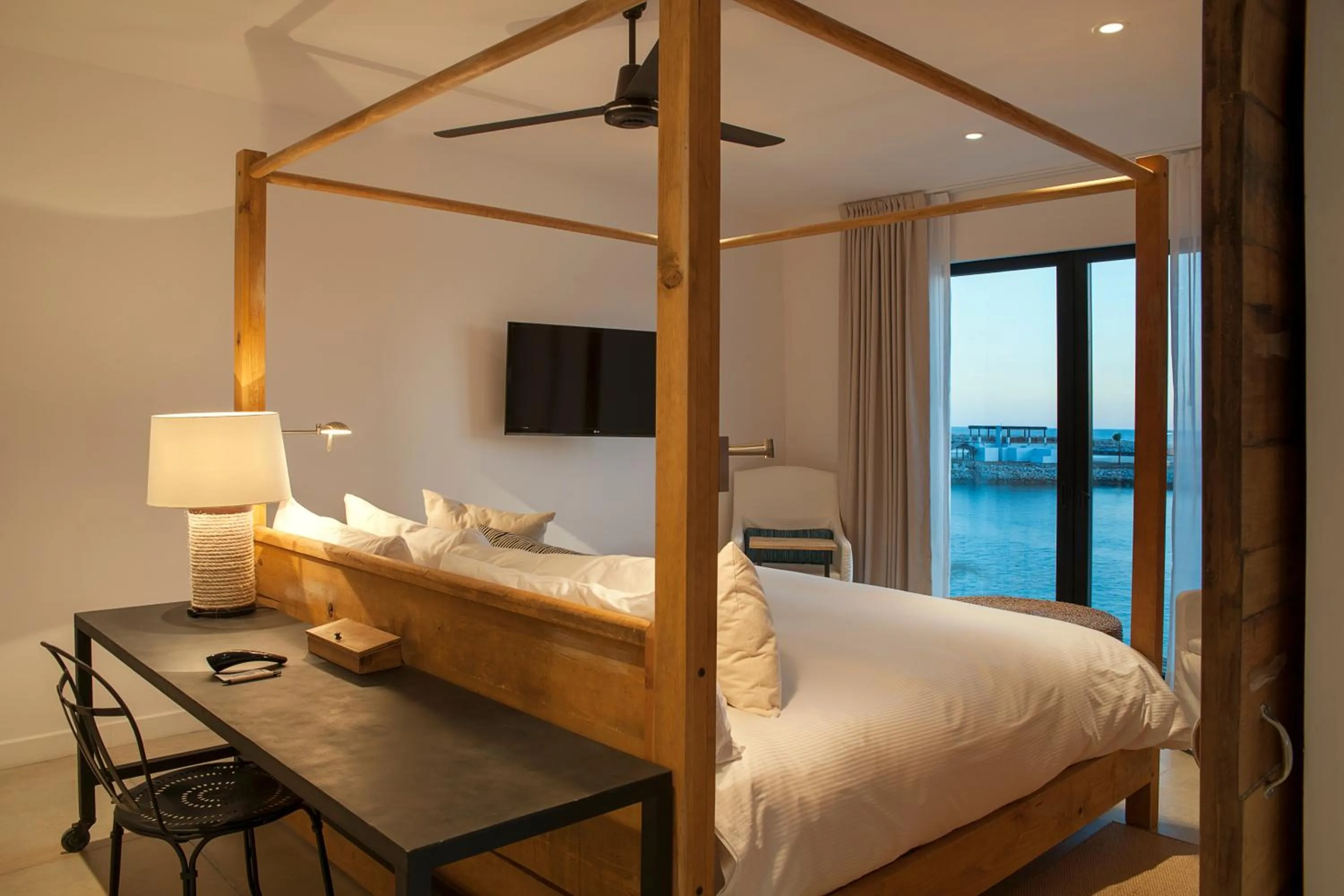 Sea view, Bed in Hotel El Ganzo - Adults Only